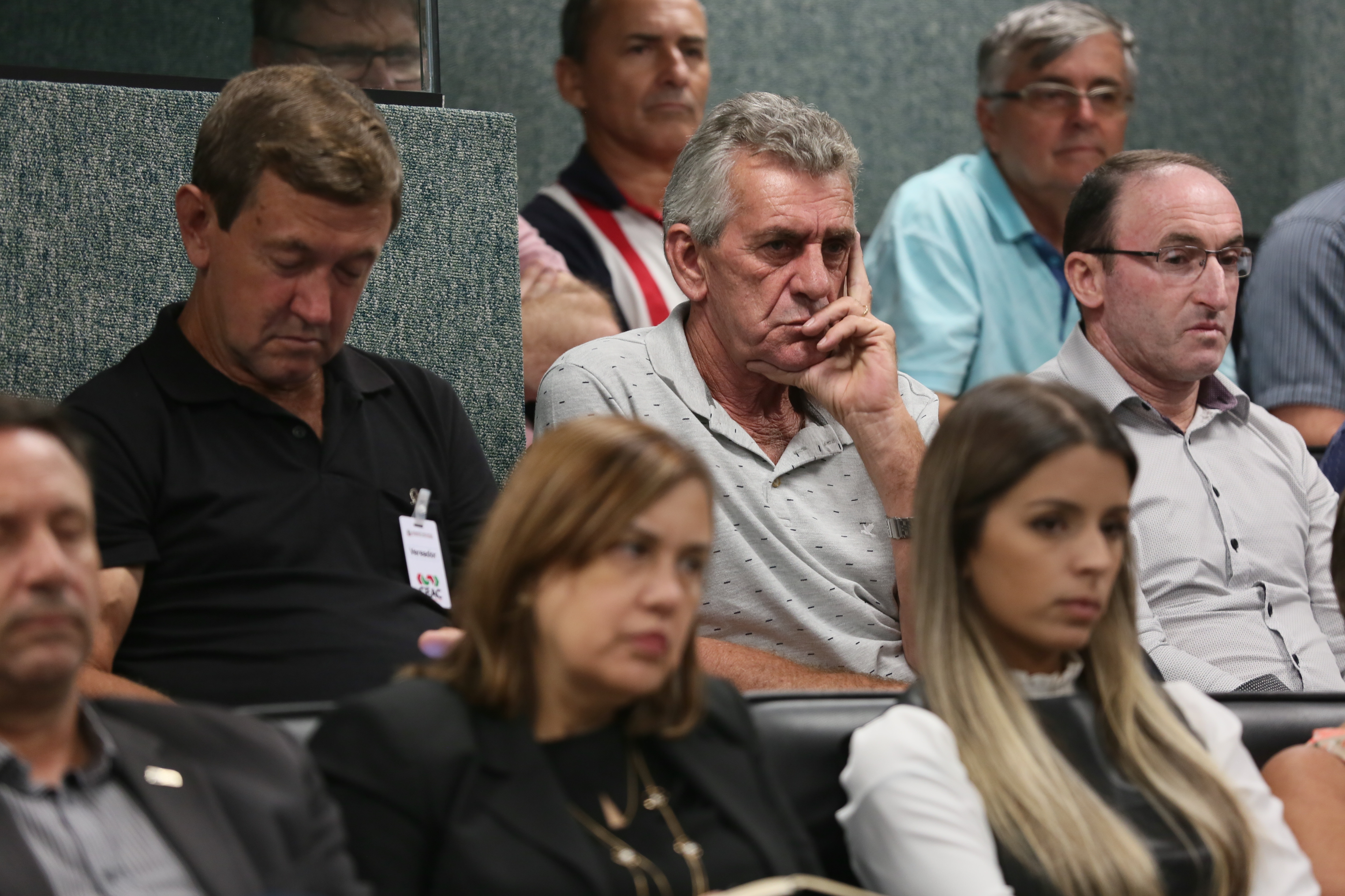 Deputados da Comissão de Transportes e Desenvolvimento Urbano recebem o Secretário de Estado da Infraestrutura Carlos Hassler para tratar da situação das pontes de acesso à ilha.