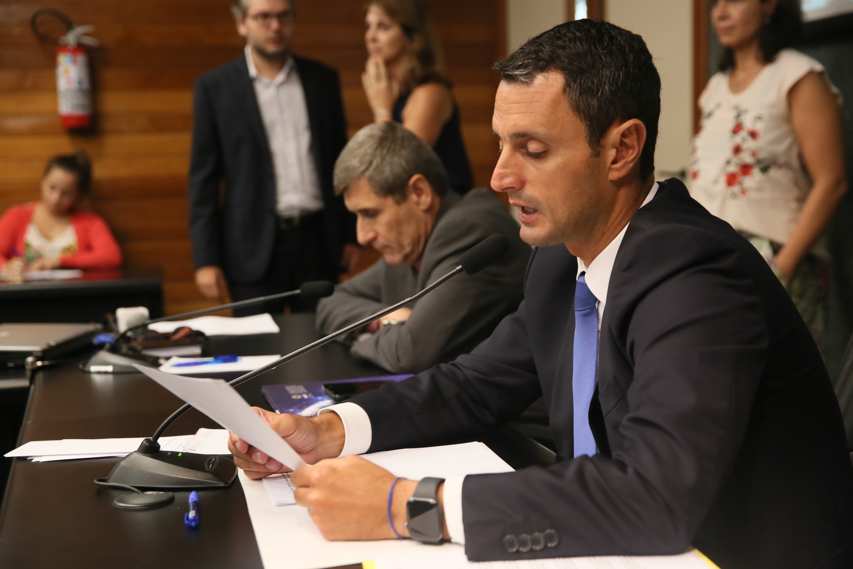 Deputados da Comissão de Transportes e Desenvolvimento Urbano recebem o Secretário de Estado da Infraestrutura Carlos Hassler para tratar da situação das pontes de acesso à ilha.