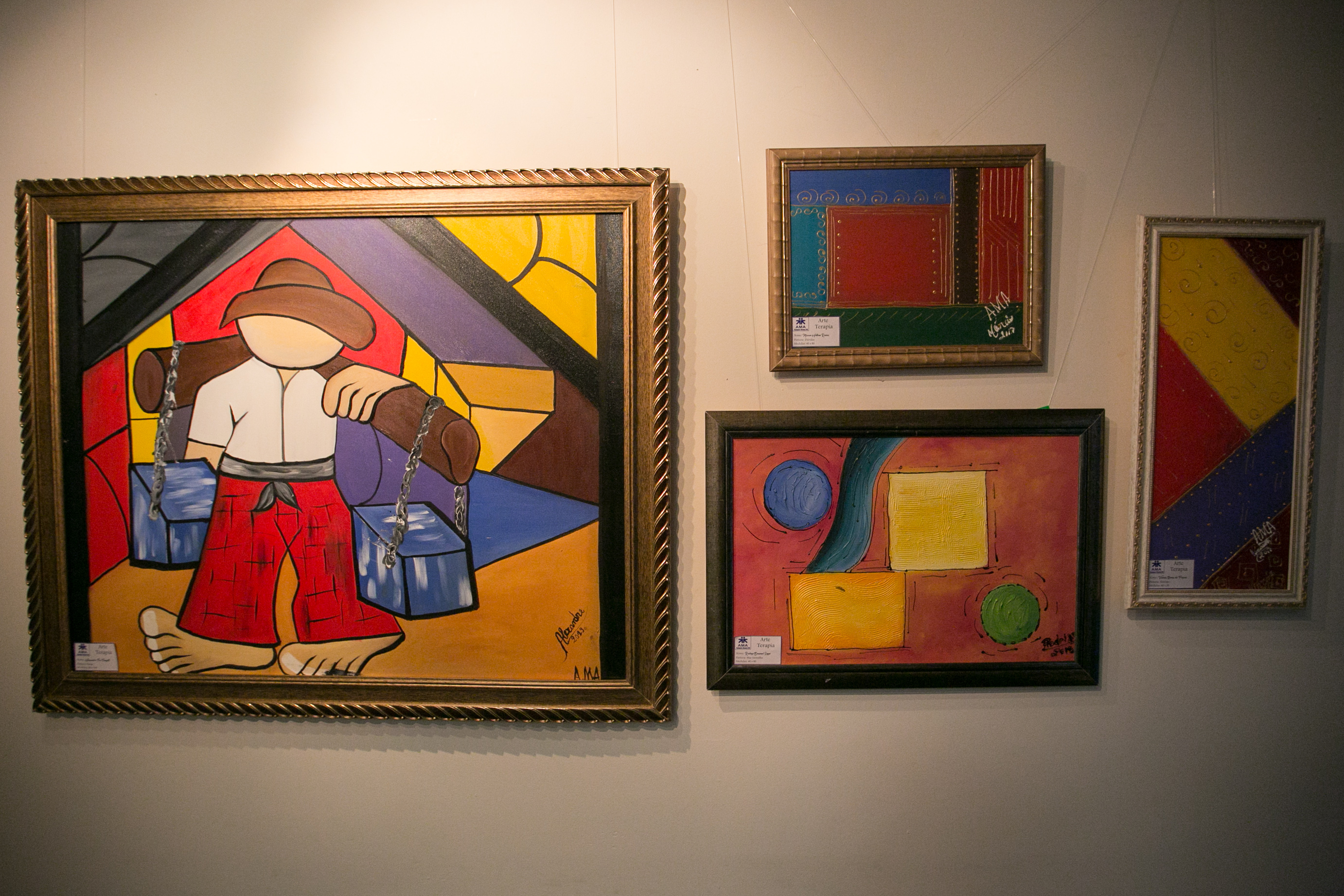 Autismo além do olhar - pinturas de alunos autistas da Associação de Pais e Amigos de Campos Novos