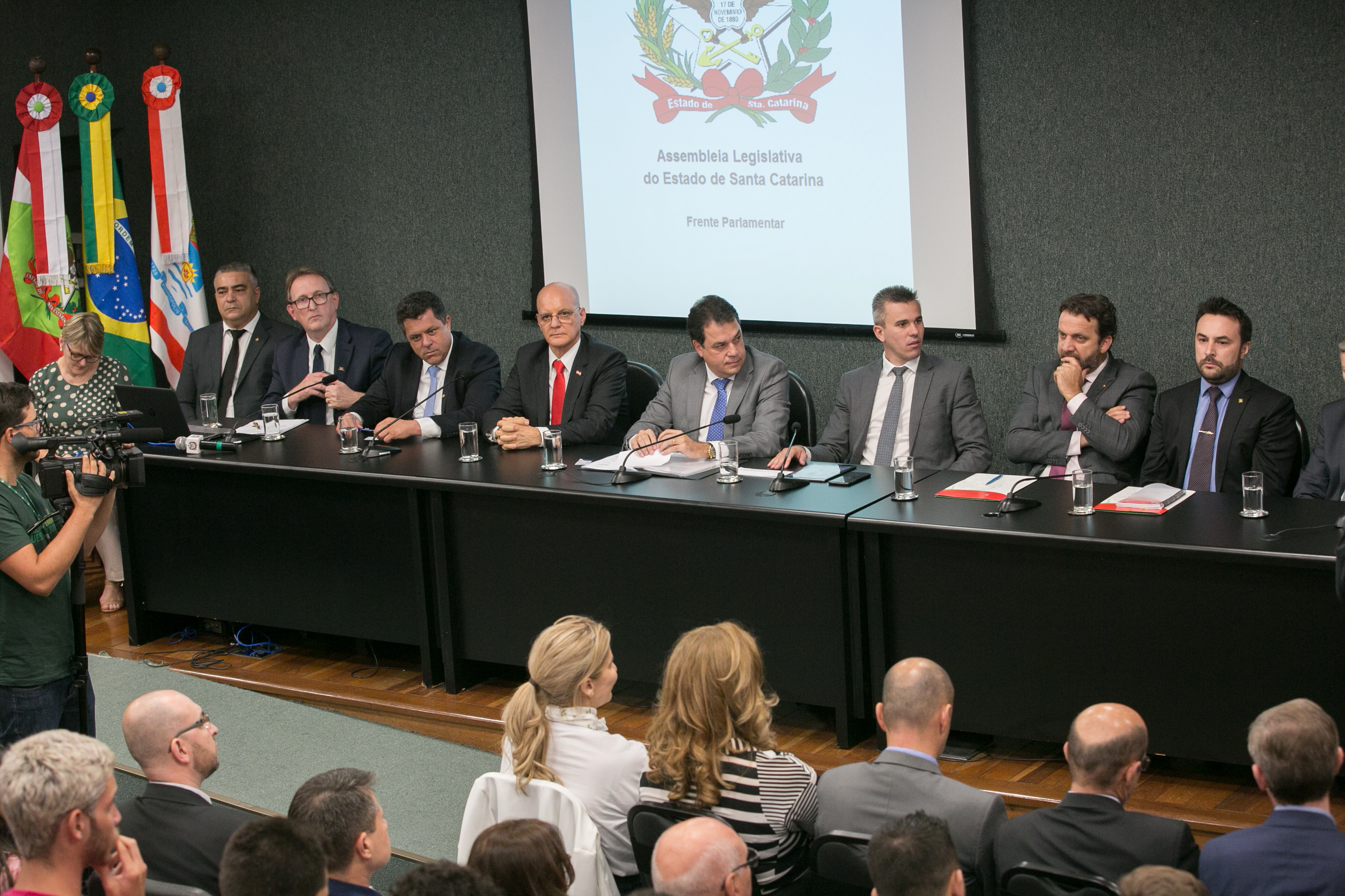 Frente Parlamentar em Defesa das Instituições de Educação Superior Legalmente Habilitadas a Funcionar em SC