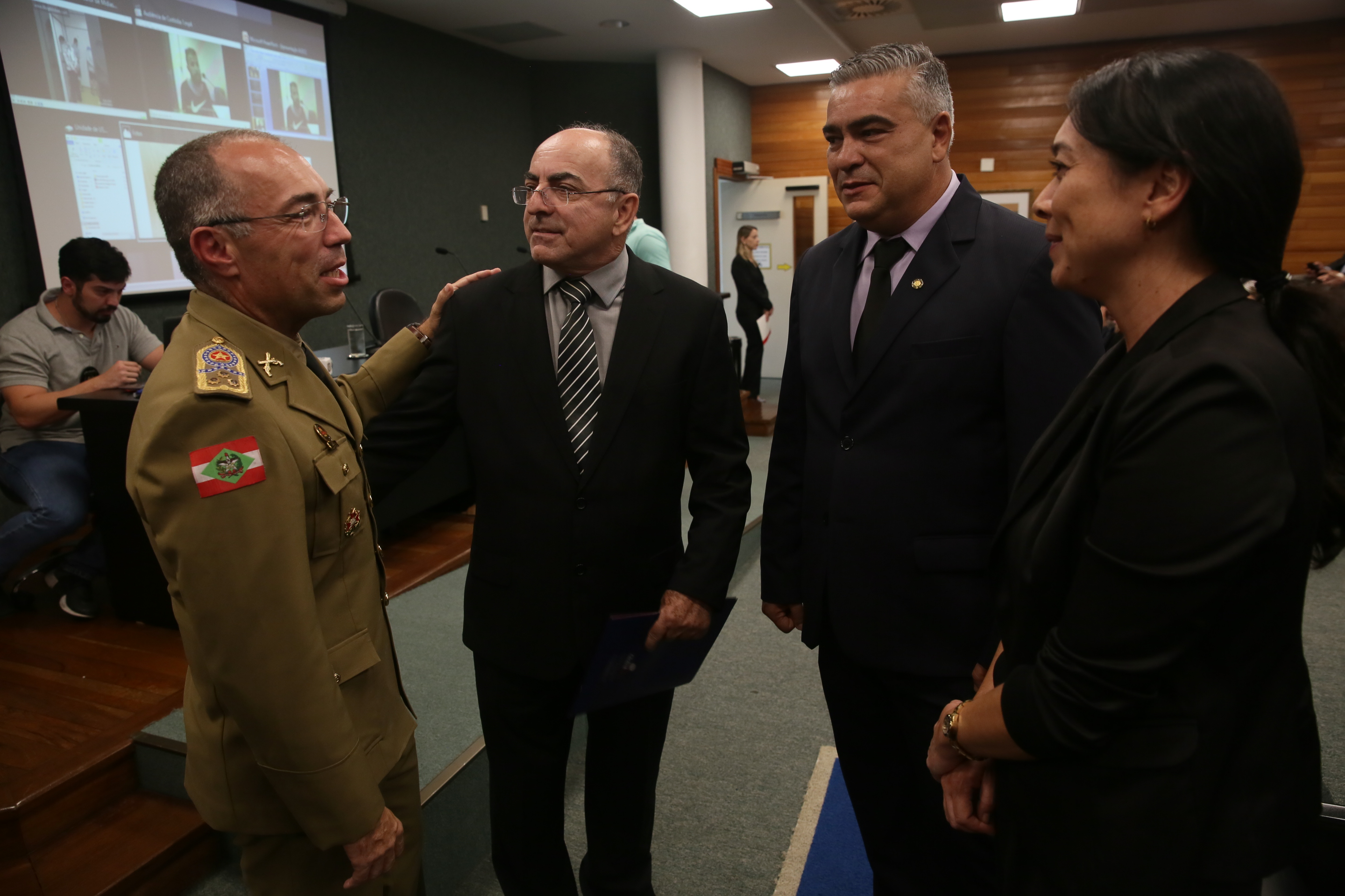 Frente Parlamentar em defesa das seguranças pública e privada.