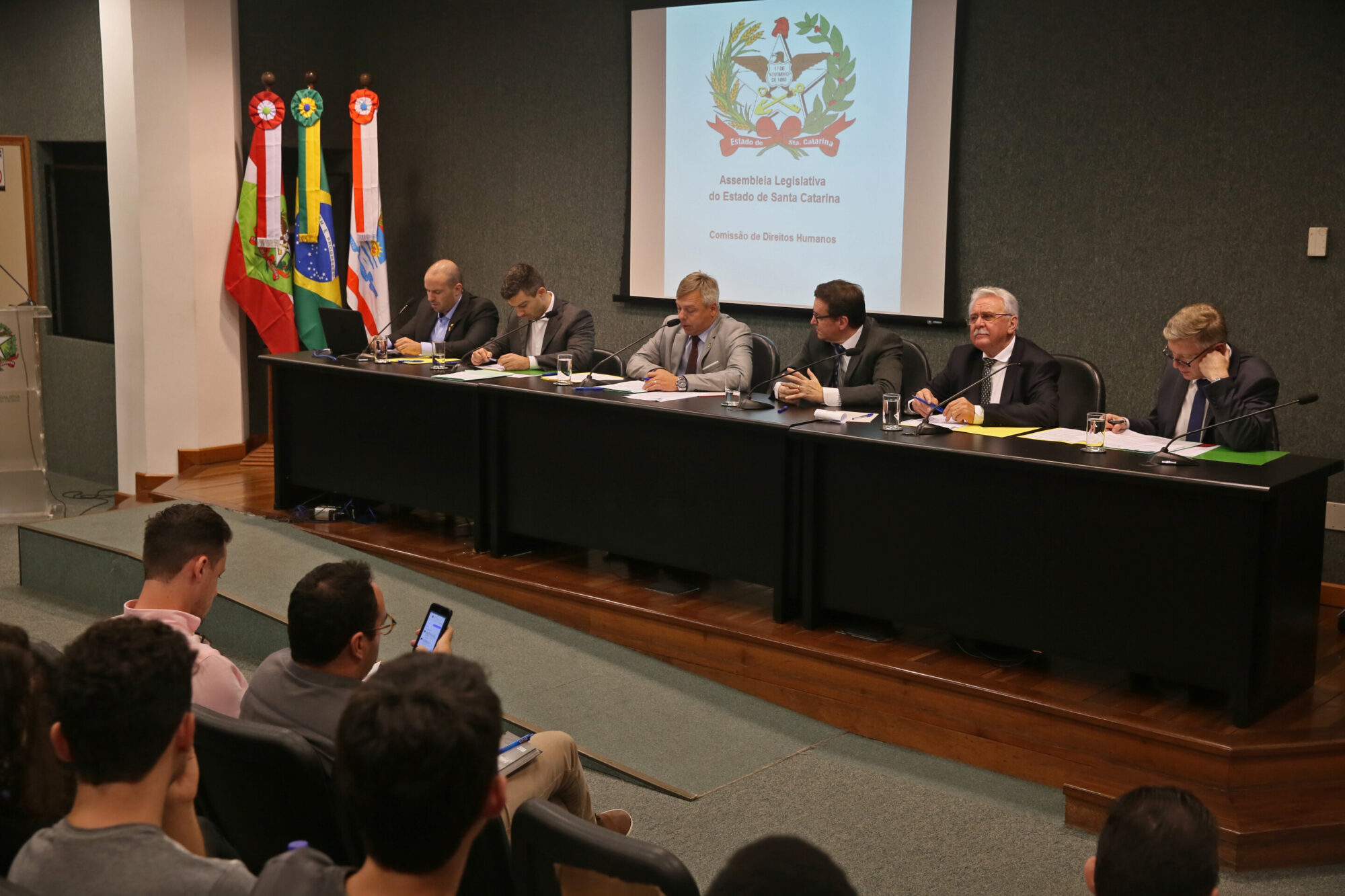 Aprovada reinstalação do Grupo de Trabalho e Apoio aos Imigrantes em SC