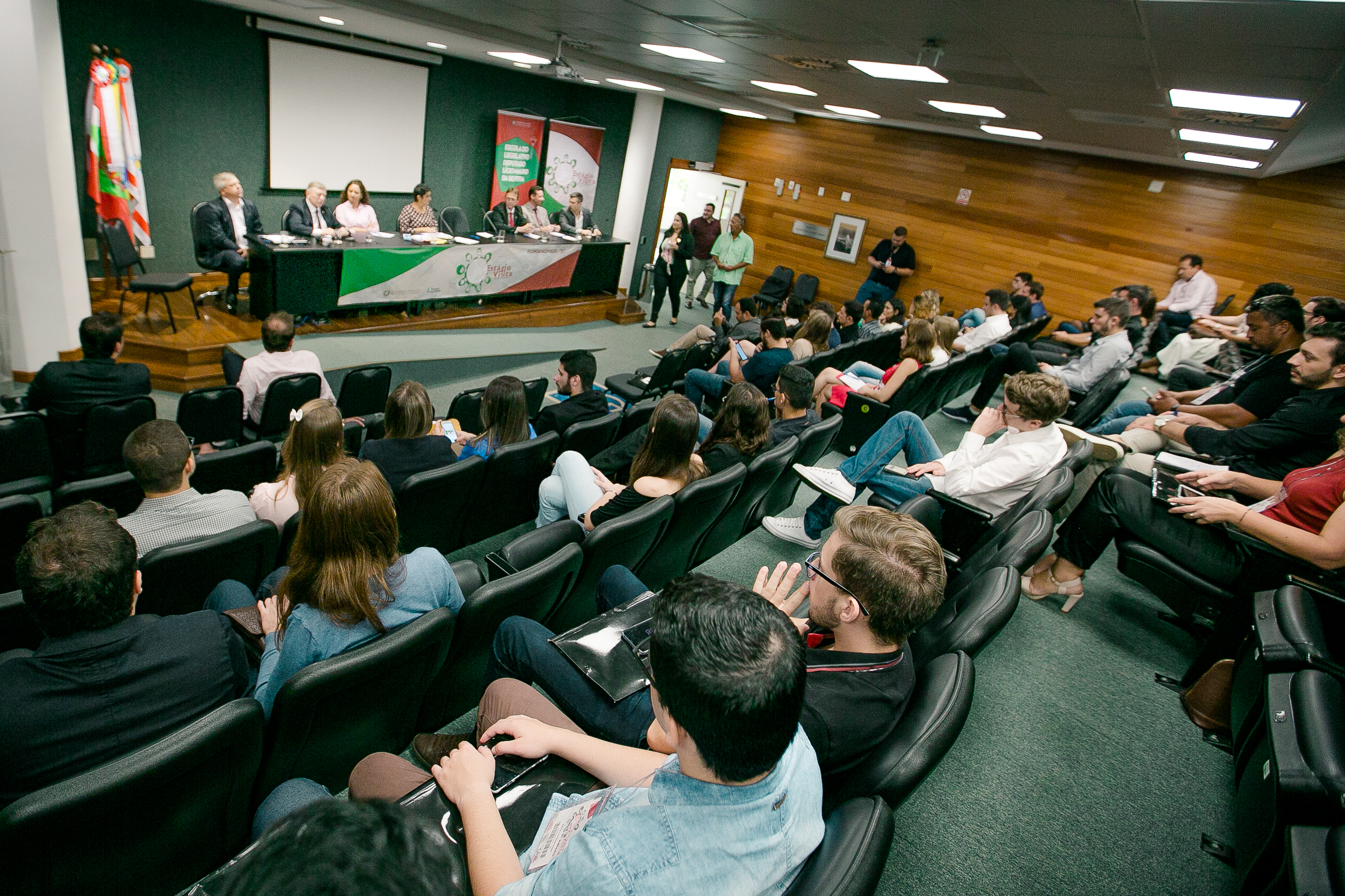 Estágio Visita - Mesa Redonda com Deputados