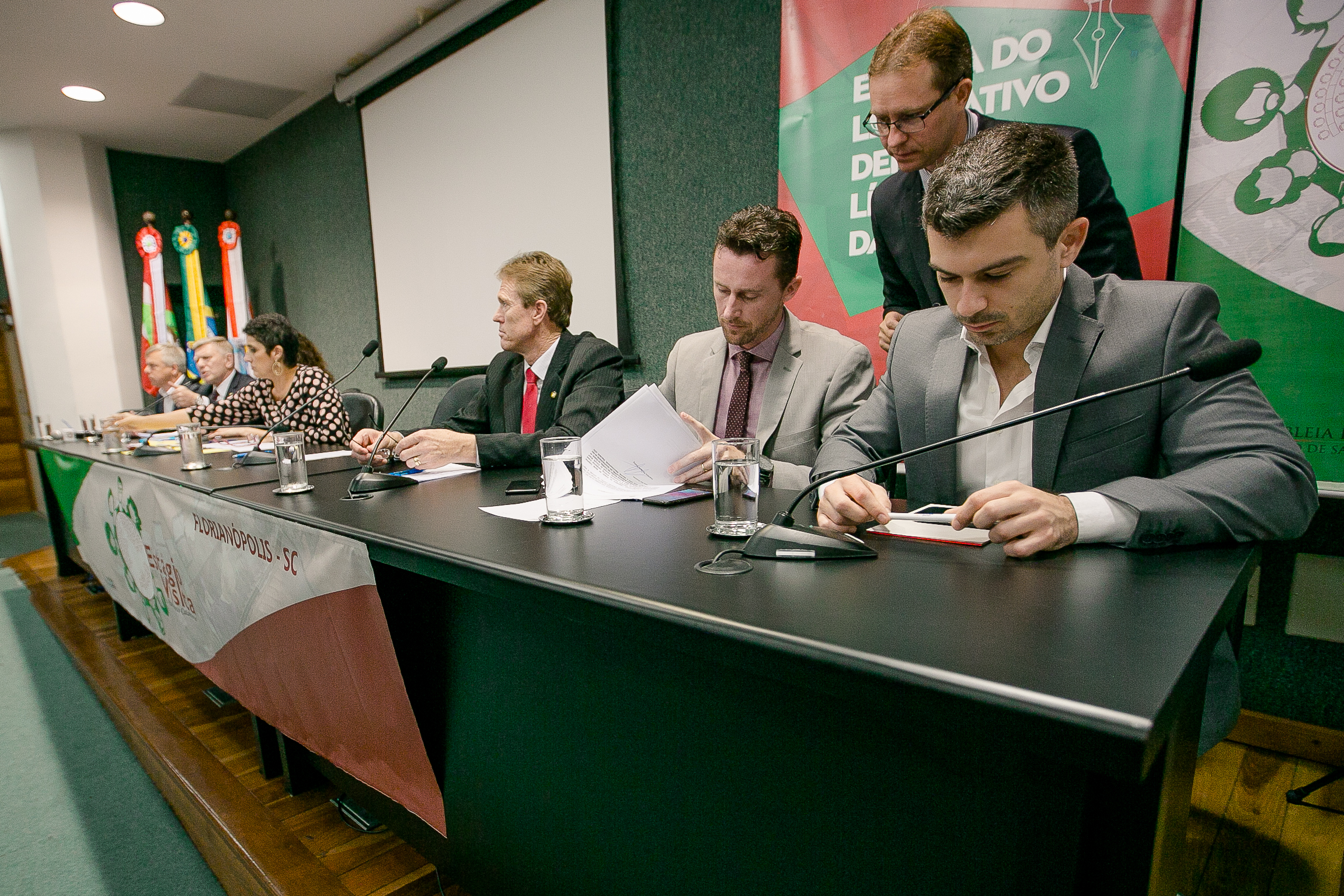 Estágio Visita - Mesa Redonda com Deputados
