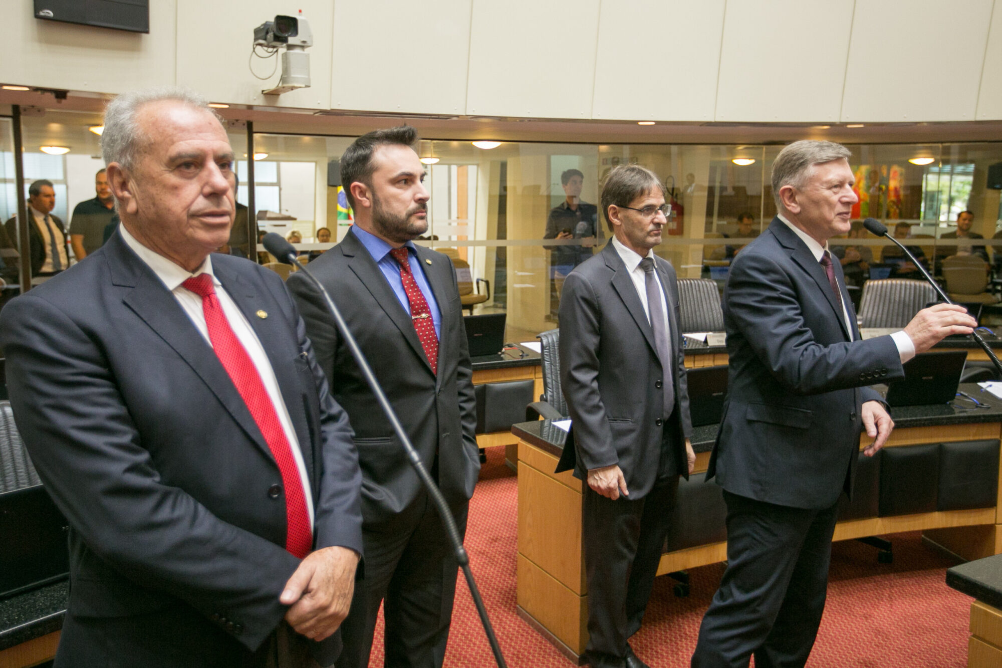 Contingenciamento de recursos da BR-282 volta ao debate no plenário
