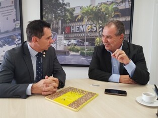 Deputado Coronel Mocellin e Michel Scaff, presidente da Fahece  FOTO: Marcelo Tolentino