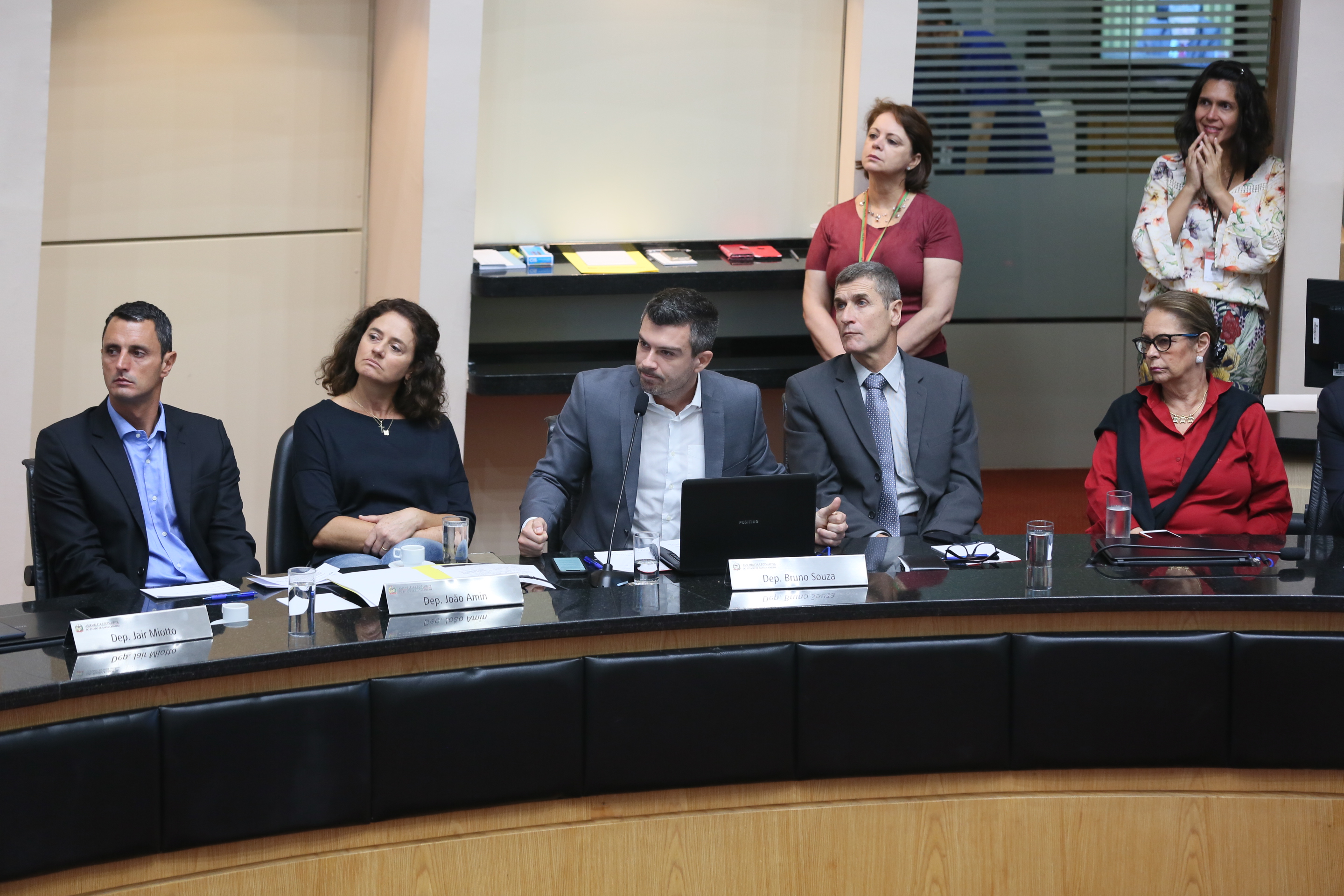 Comissão de Transportes promove audiência pública para discutir as obras do contorno viário da Grande Florianópolis.