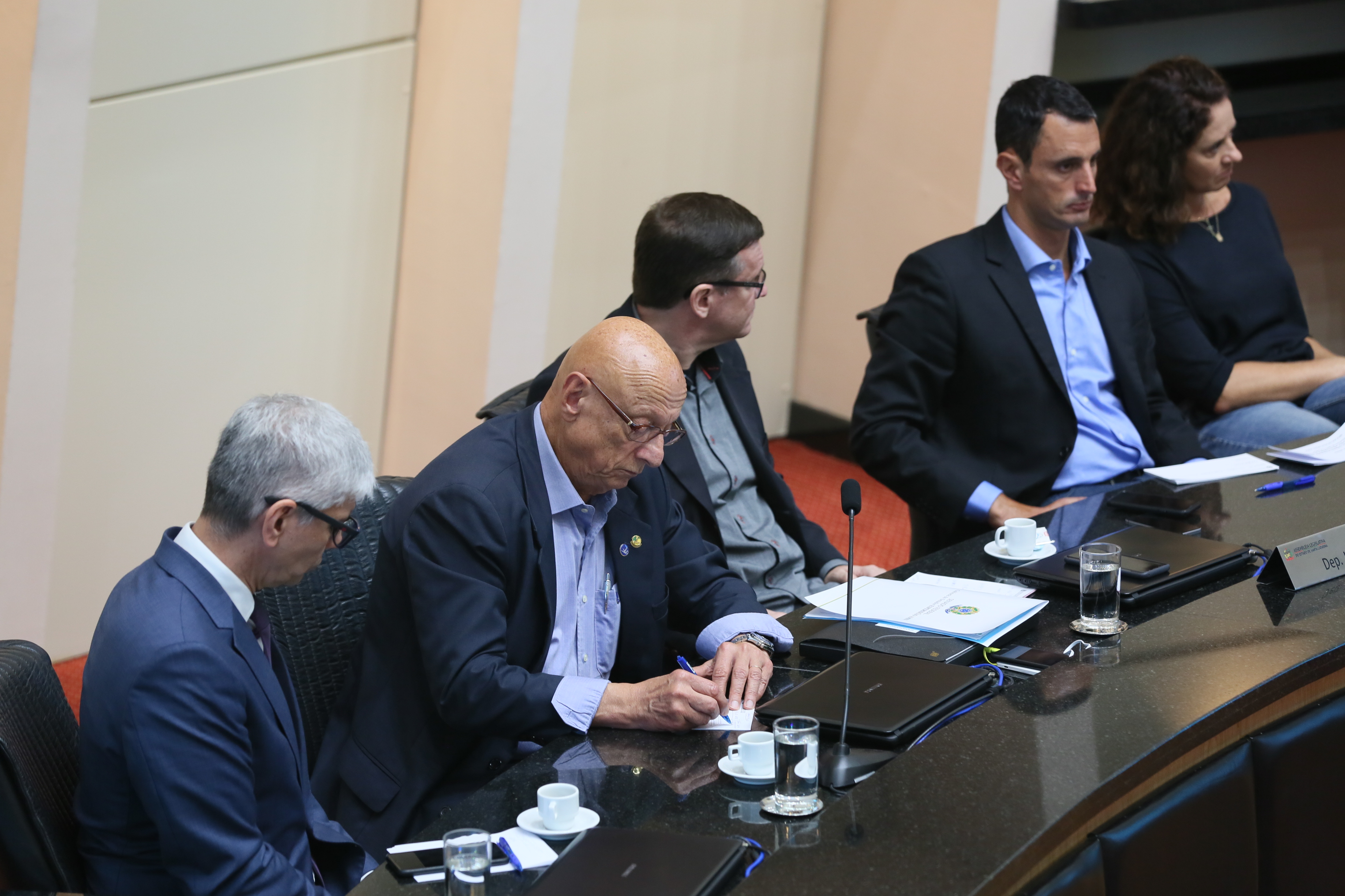 Comissão de Transportes promove audiência pública para discutir as obras do contorno viário da Grande Florianópolis.