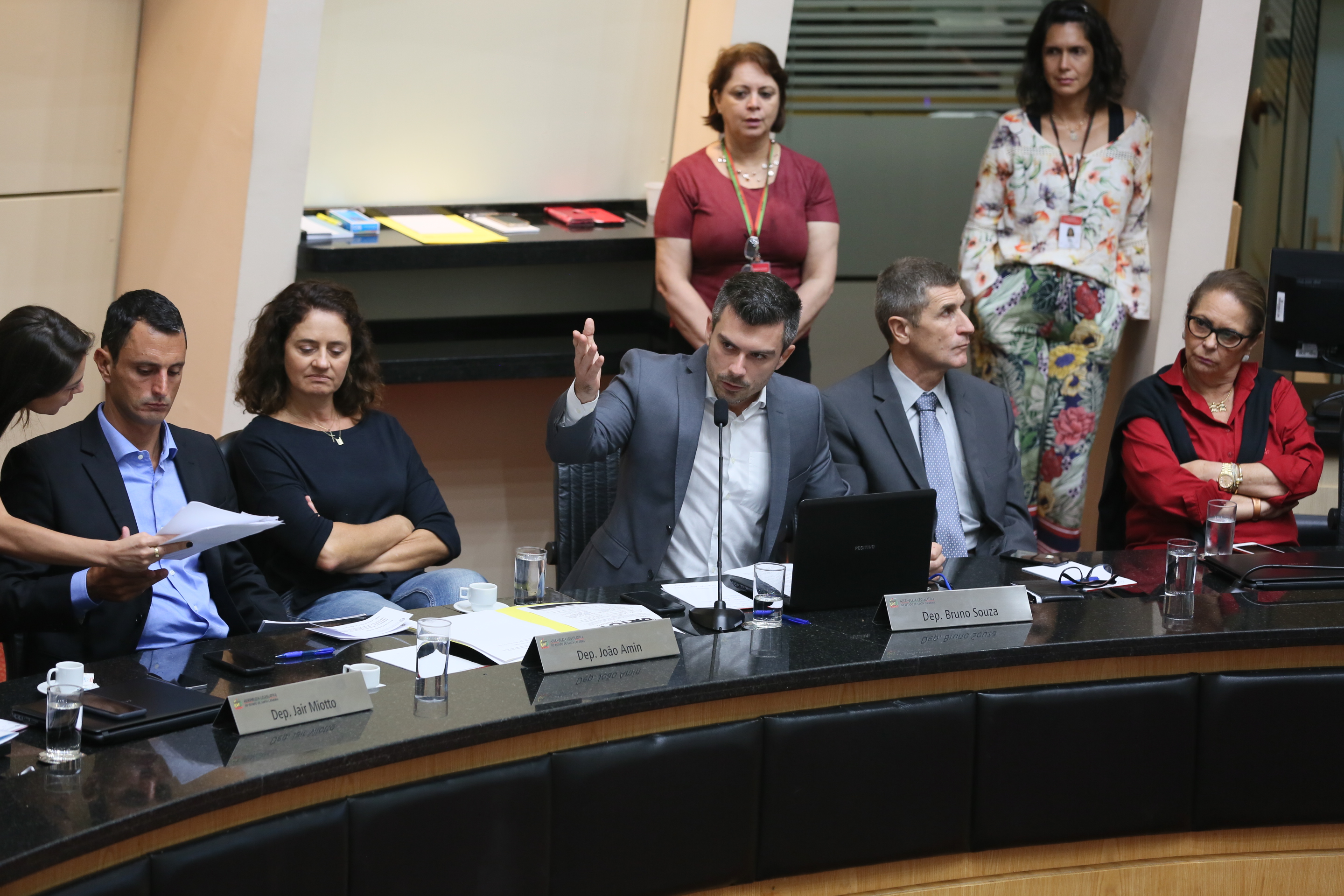 Comissão de Transportes promove audiência pública para discutir as obras do contorno viário da Grande Florianópolis.