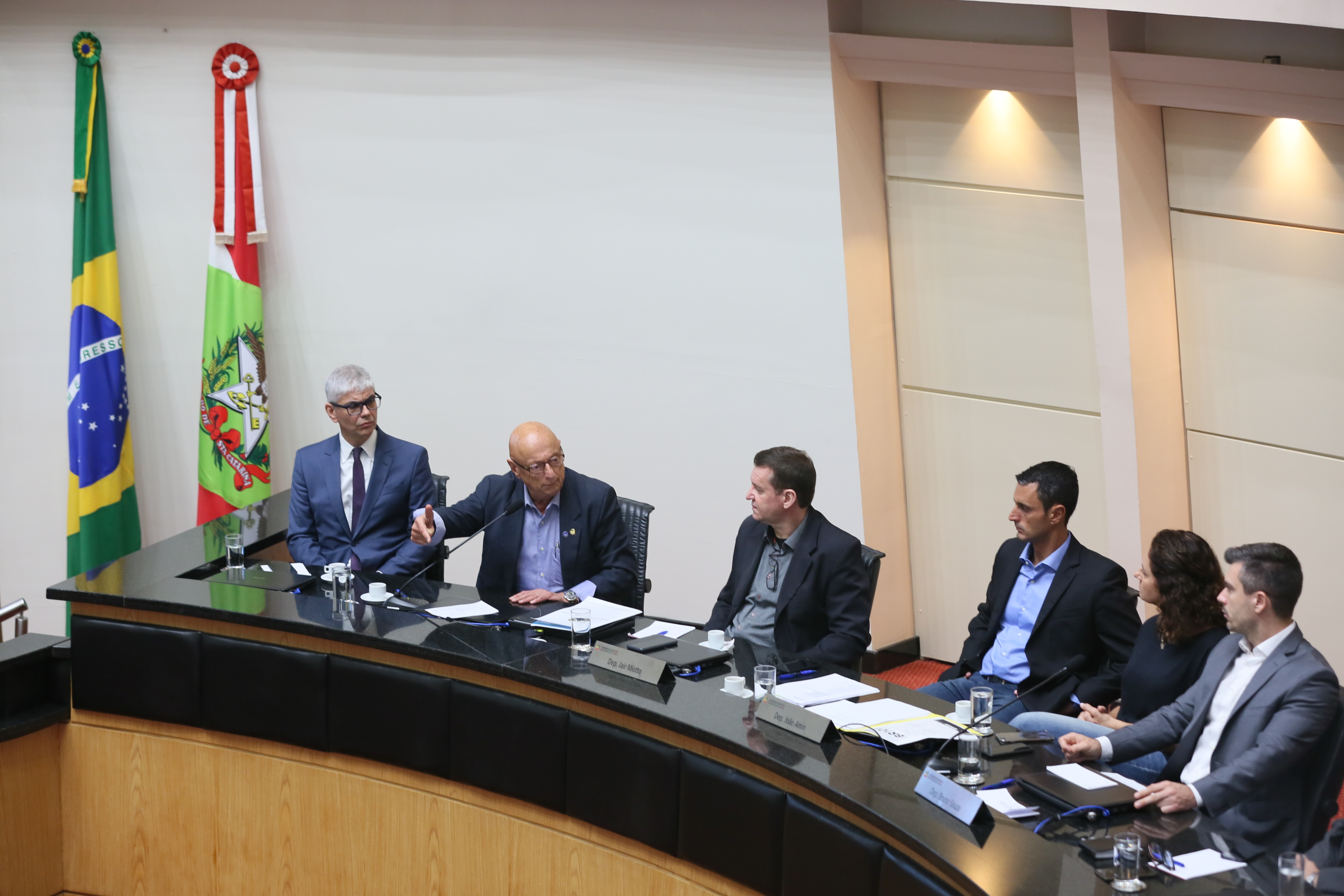 Comissão de Transportes promove audiência pública para discutir as obras do contorno viário da Grande Florianópolis.