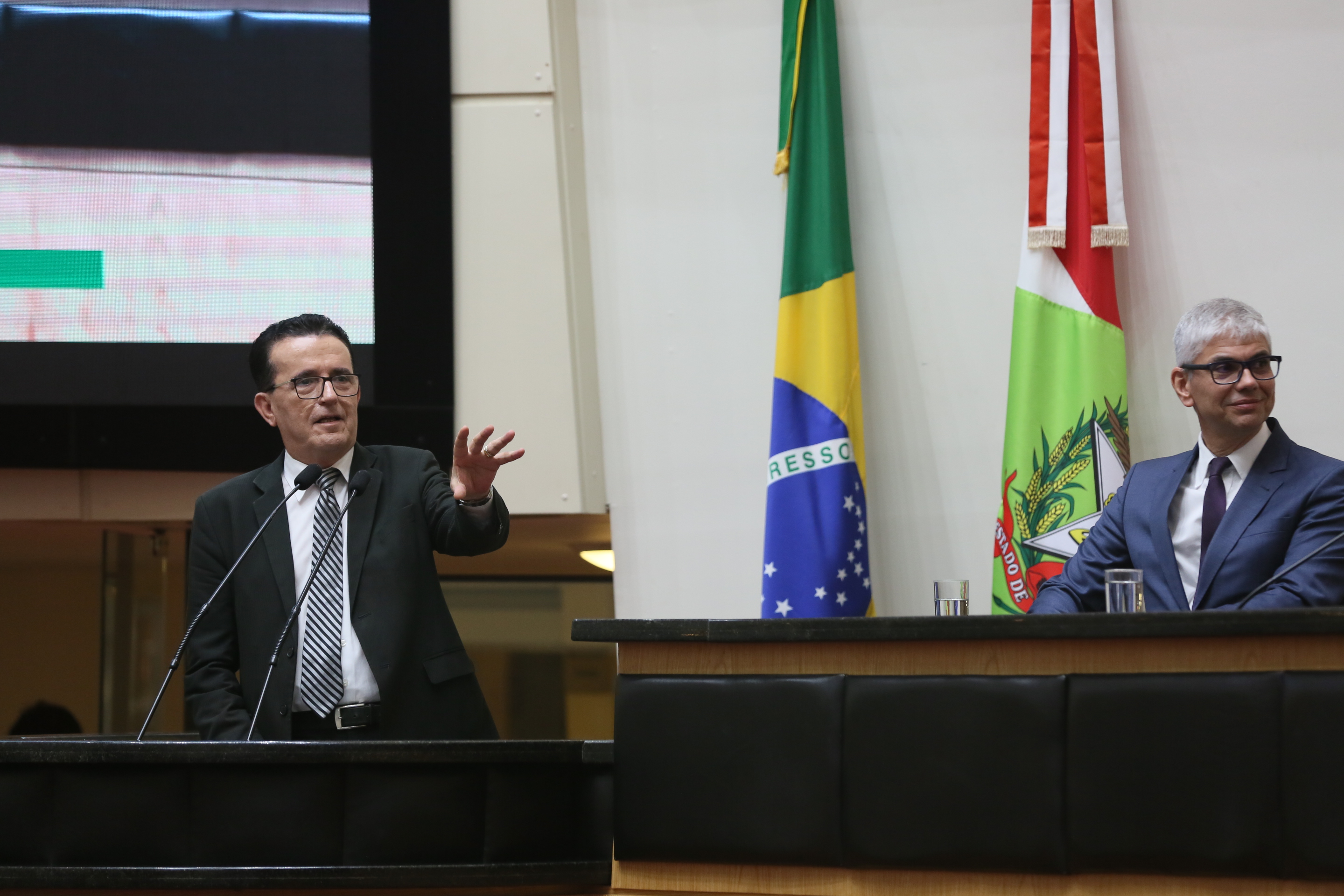 Comissão de Transportes promove audiência pública para discutir as obras do contorno viário da Grande Florianópolis.