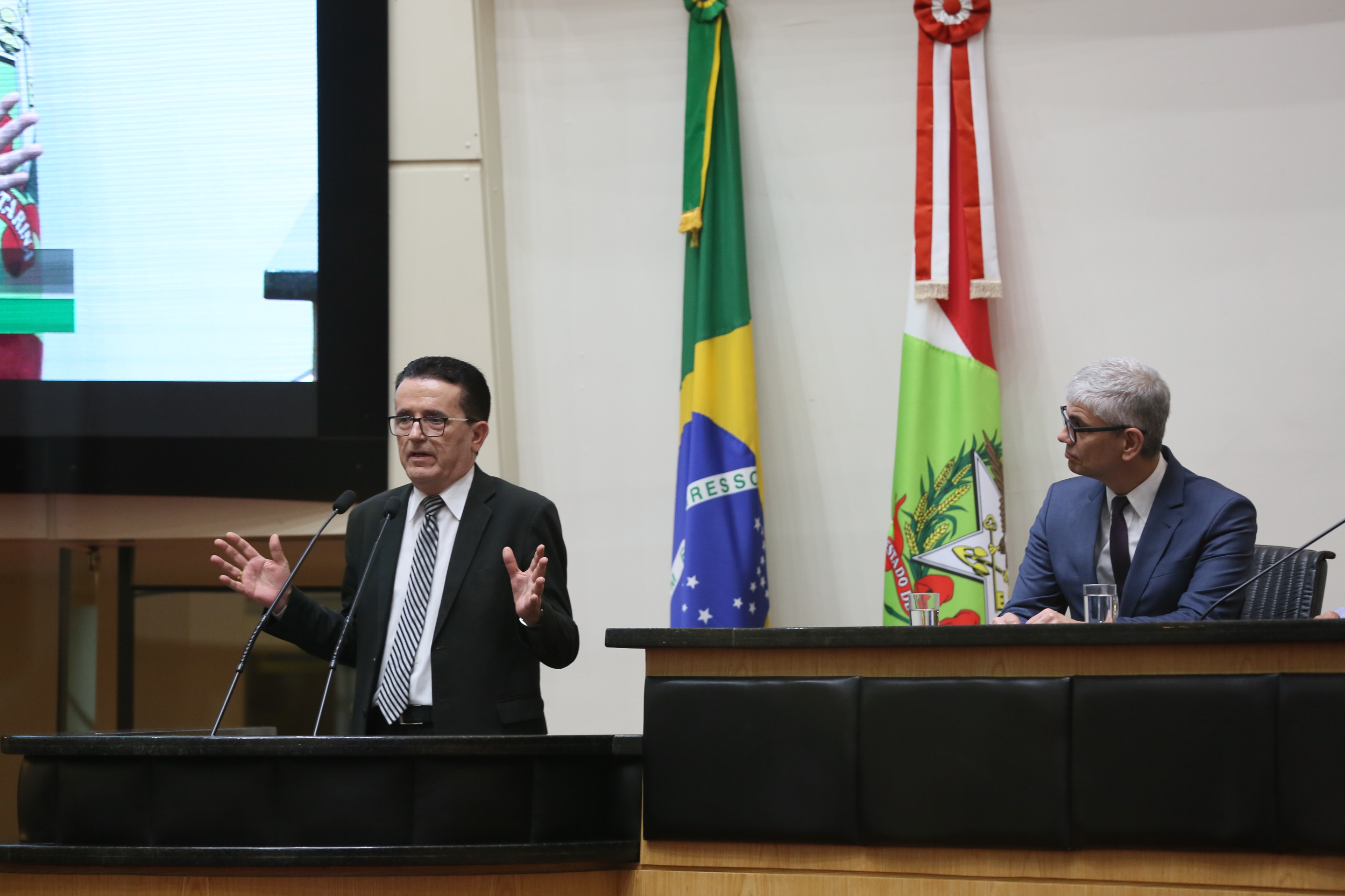 Comissão de Transportes promove audiência pública para discutir as obras do contorno viário da Grande Florianópolis.