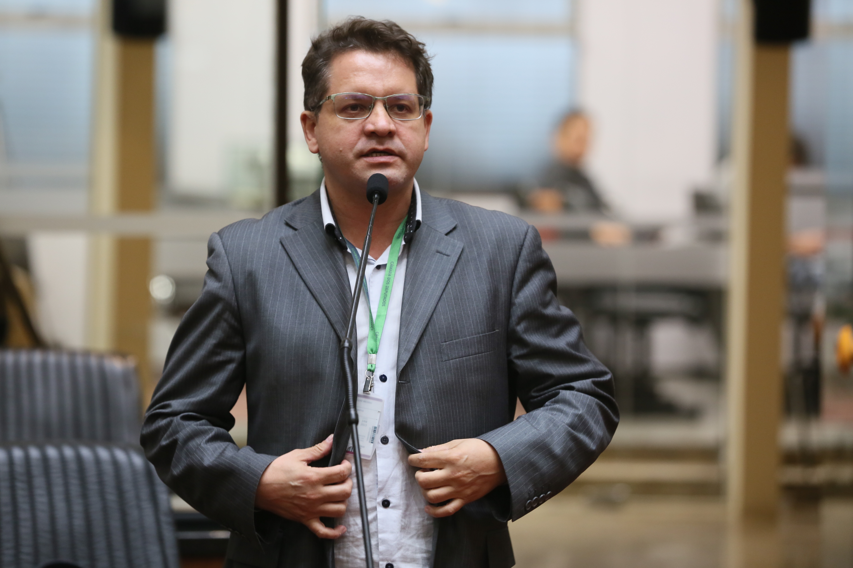 Comissão de Transportes promove audiência pública para discutir as obras do contorno viário da Grande Florianópolis.