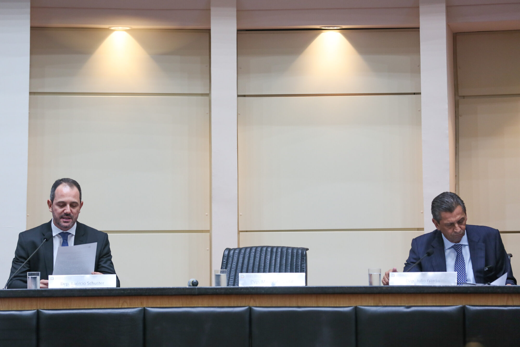 Audiência pública sobre Reforma Administrativa altera sessão desta terça (23)