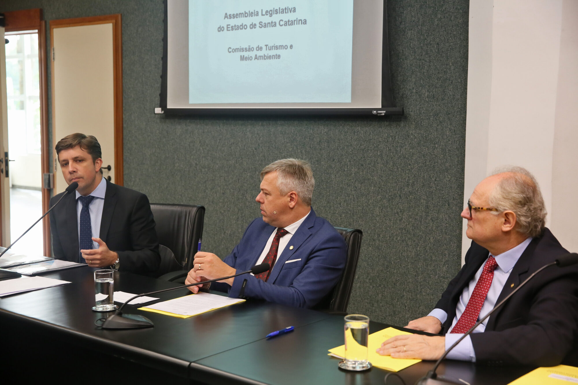 Prefeito de Balneário Camboriú debate situação do Centro de Eventos
