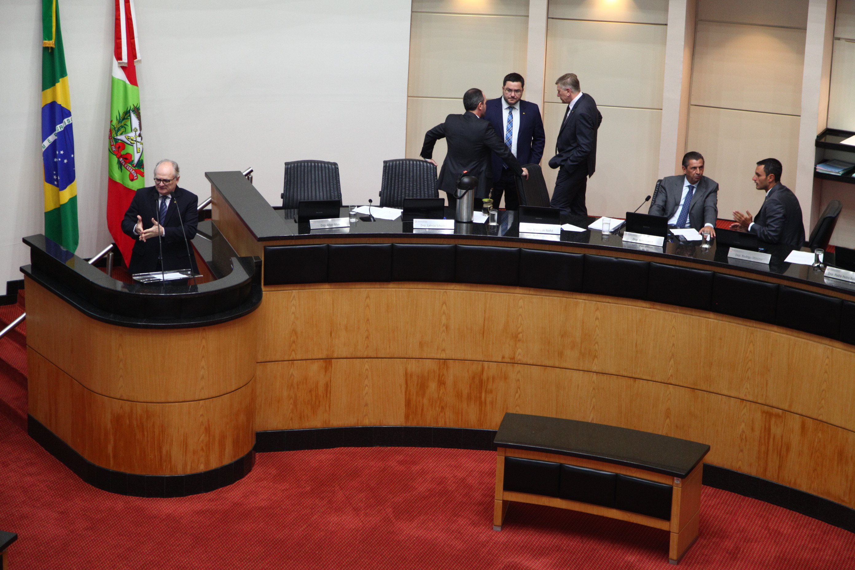 Sessão Plenária em 25/04/2019