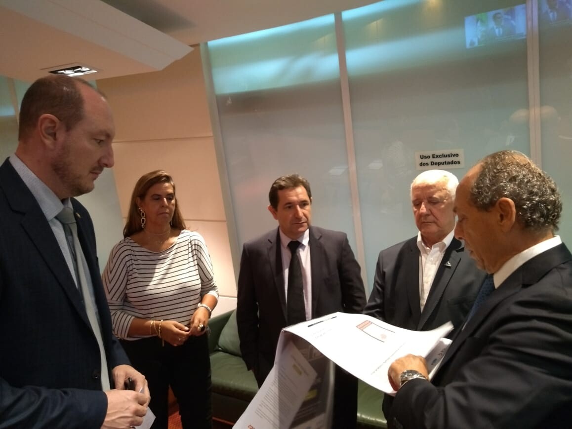 Deputado Mauro de Nadal e dirigentes da ADI e Adjori