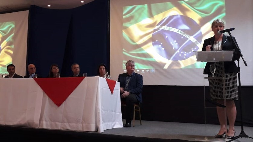 Deputada Luciane Carminatti na abertura do seminário, em São José FOTO: divulgação