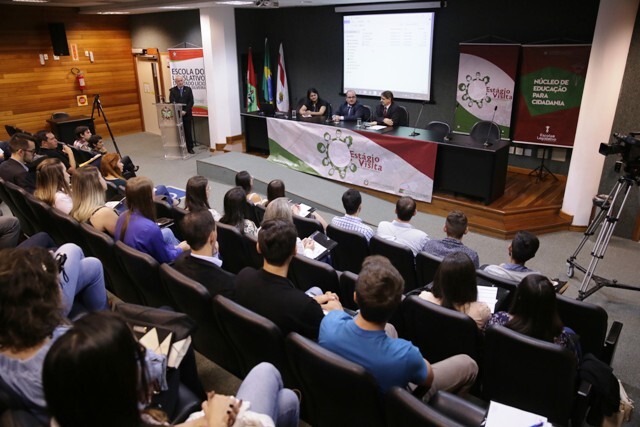 Universitários participam de mais uma edição do Programa Estágio-Visita