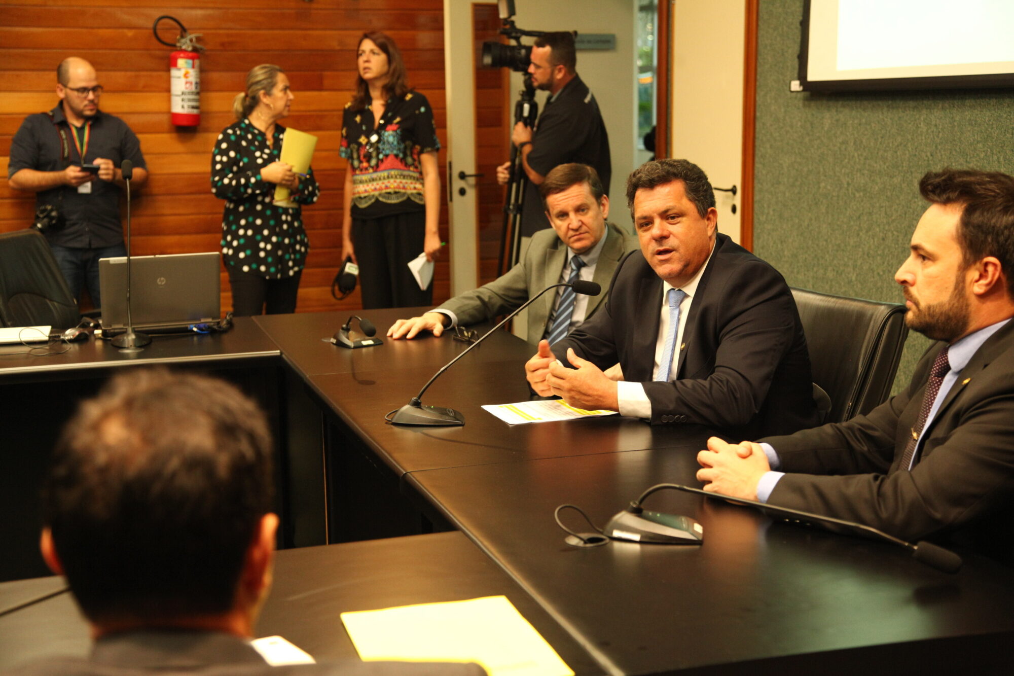 Frente promoverá reunião com Casan e seminário sobre emissários submarinos