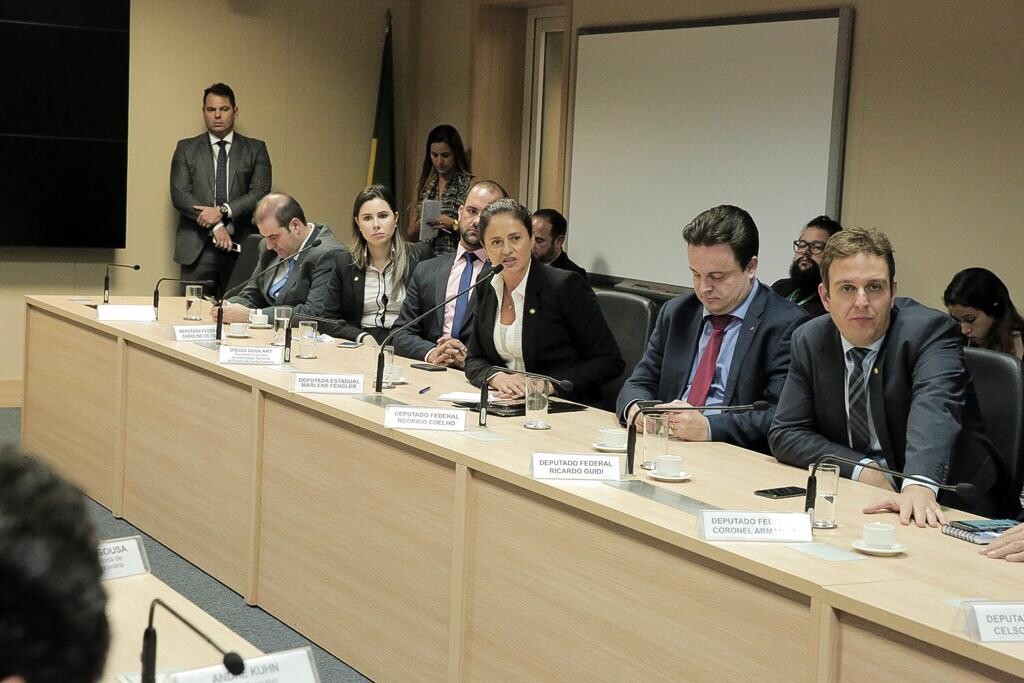 Parlamentar estadual participa em Brasília de reunião com ministro de Infraestrutura. Crédito: Jessen/Unale