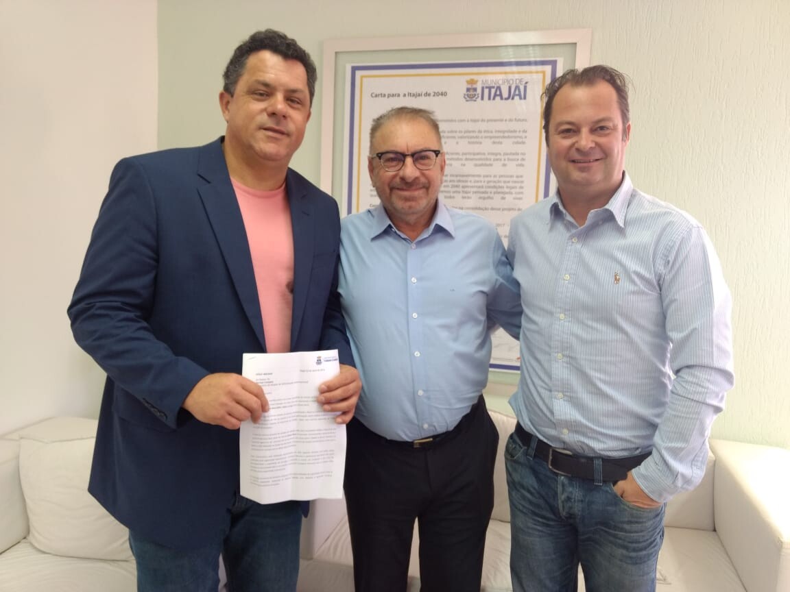 Deputado Ivan Naatz, prefeito de Itajai, Volnei Morastoni e o secretário municipal de Turismo, Evandro Neiva