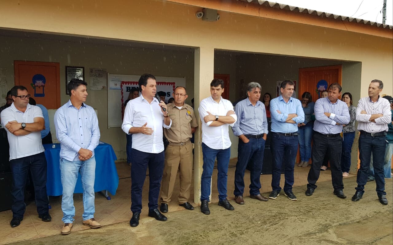 Deputado Rodrigo Minotto e lideranças em Lebon Régis
