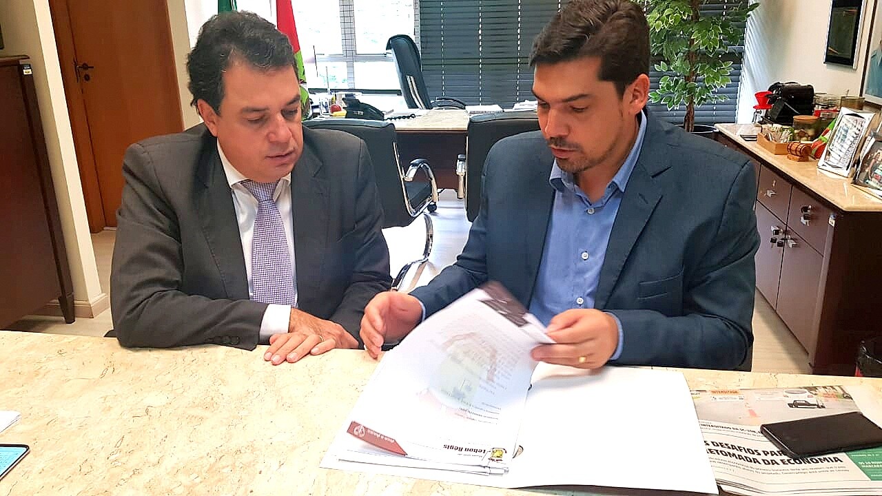 Deputado Rodrigo Minotto e Douglas Fernando de Mello, prefeito de Lebon Régis