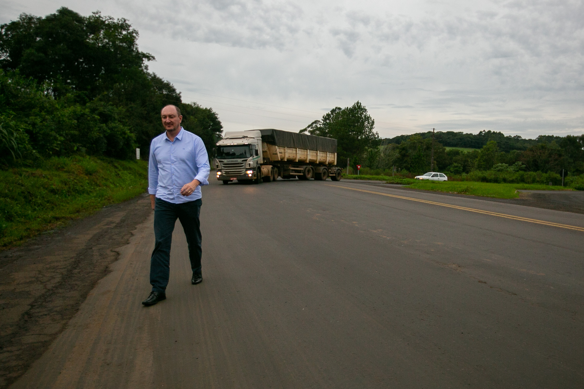 Deputado Mauro de Nadal (MDB) e lideranças visitam entroncamento da BR 282 com a BR 158
