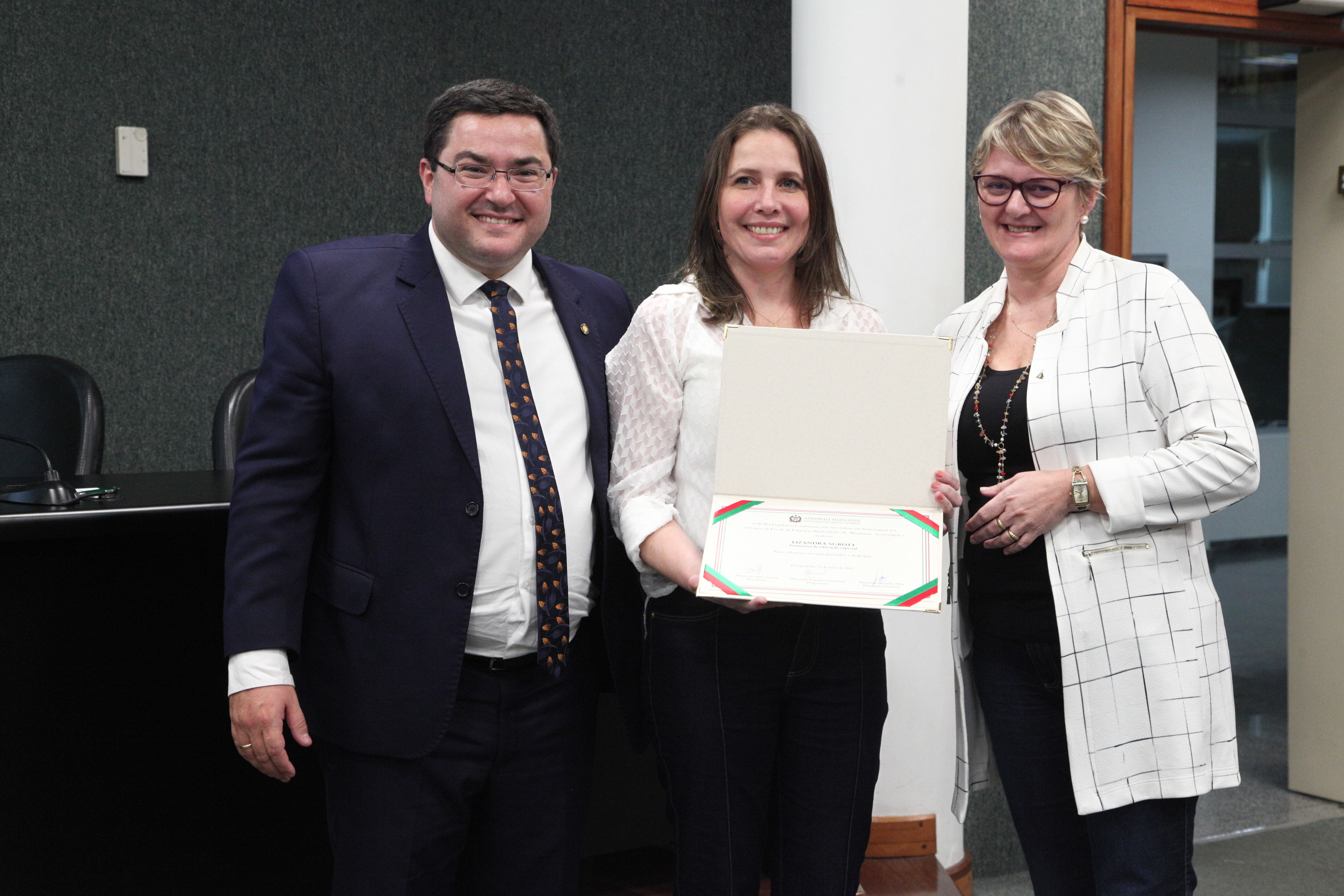 Homenagem a Escola Dom Pedro II, de Blumenau/SC