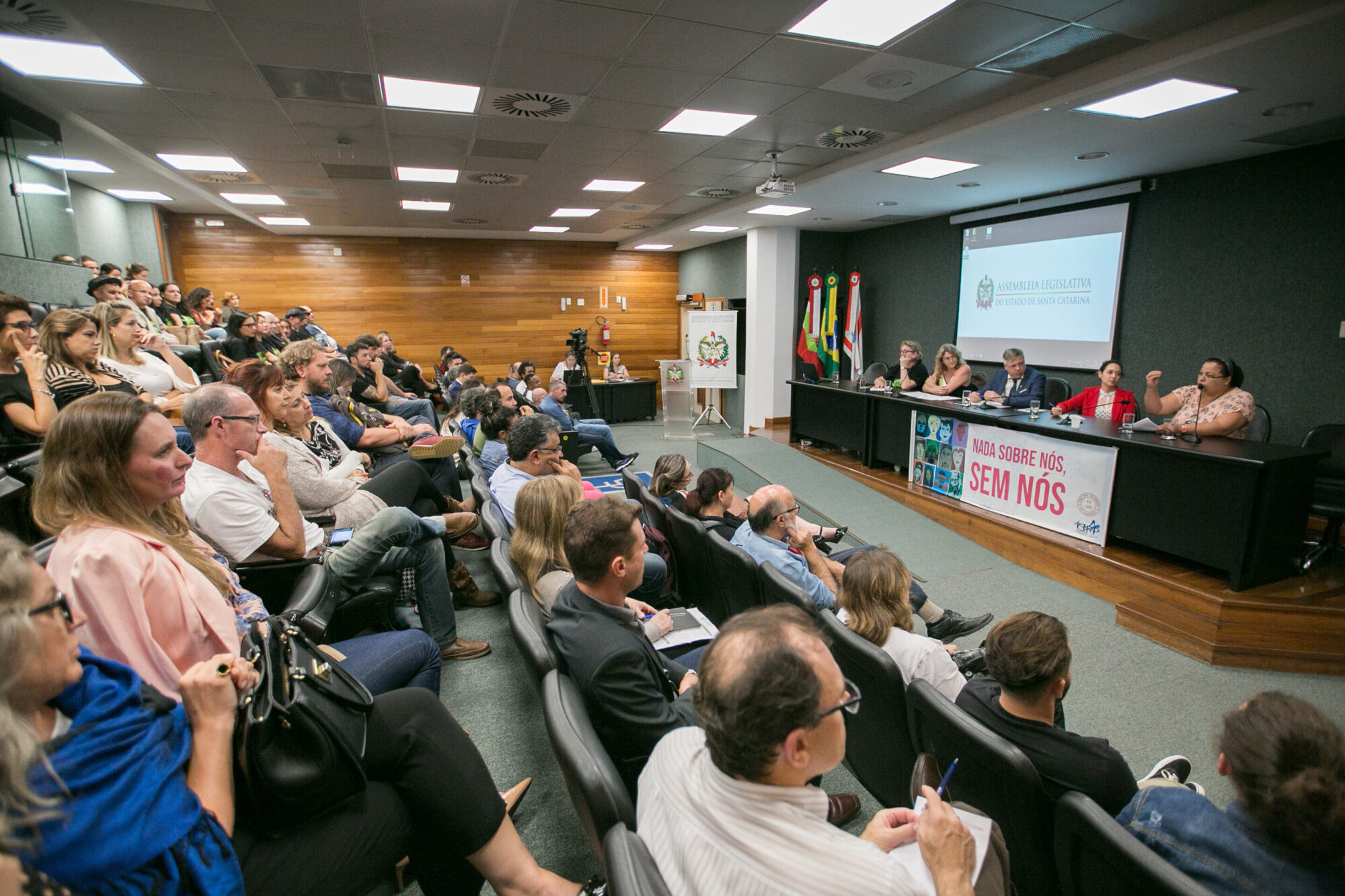 Profissionais e entidades de saúde rejeitam nova política de atendimento psiquiátrico