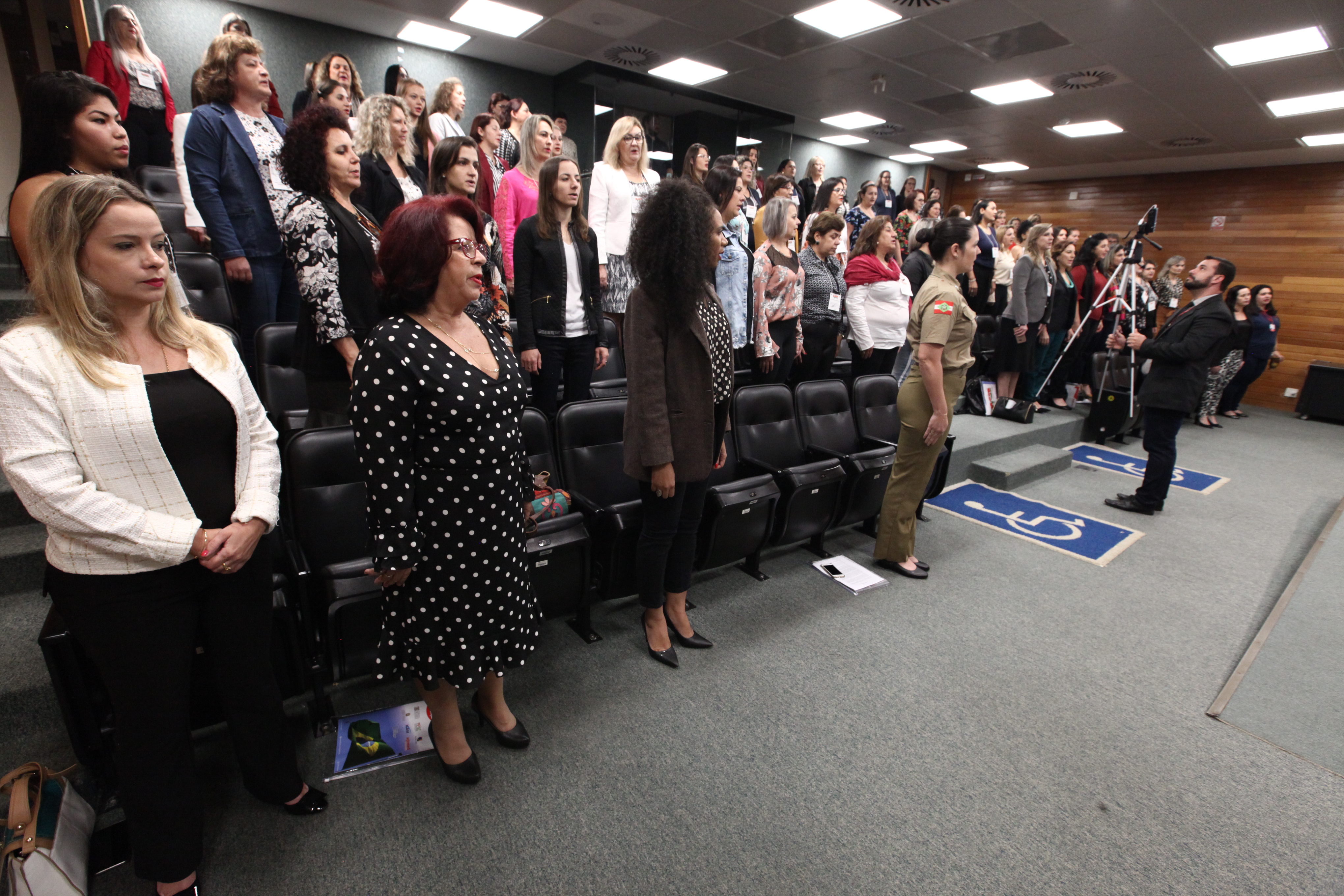 Encontro Estadual das Mulheres Parlamentares de Santa Catarina com ( UVESC )