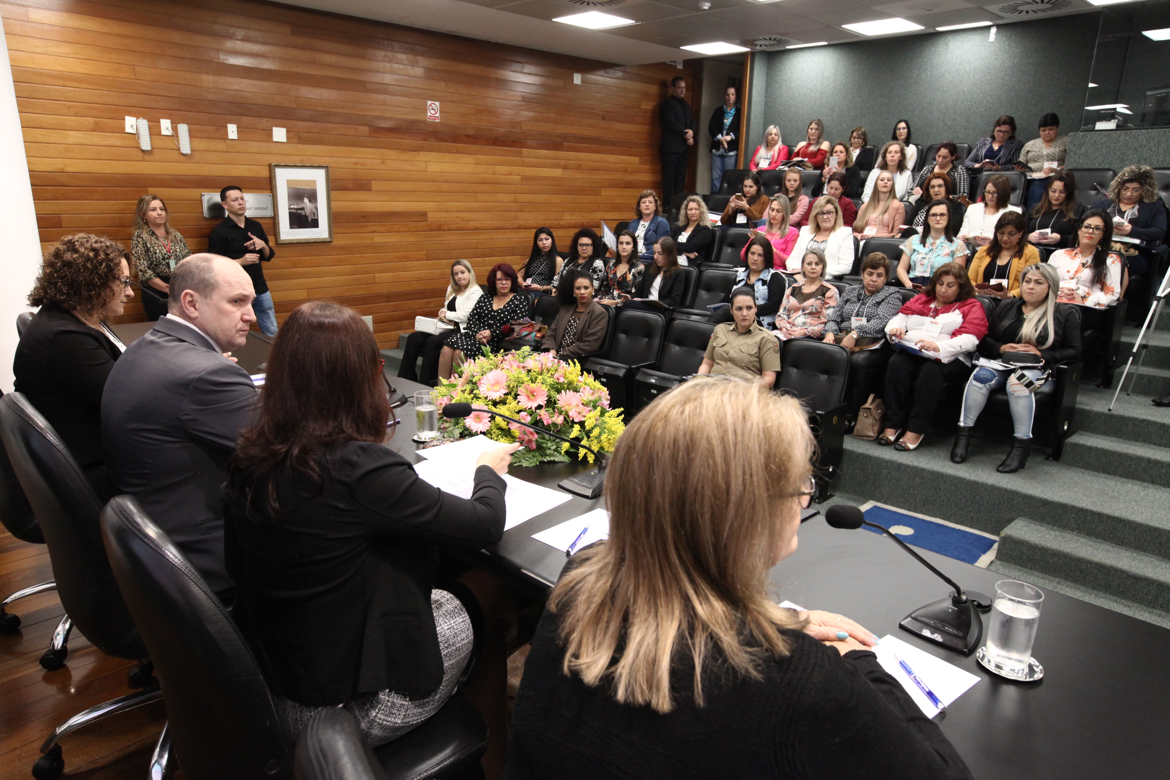 Encontro Estadual das Mulheres Parlamentares de Santa Catarina com ( UVESC )