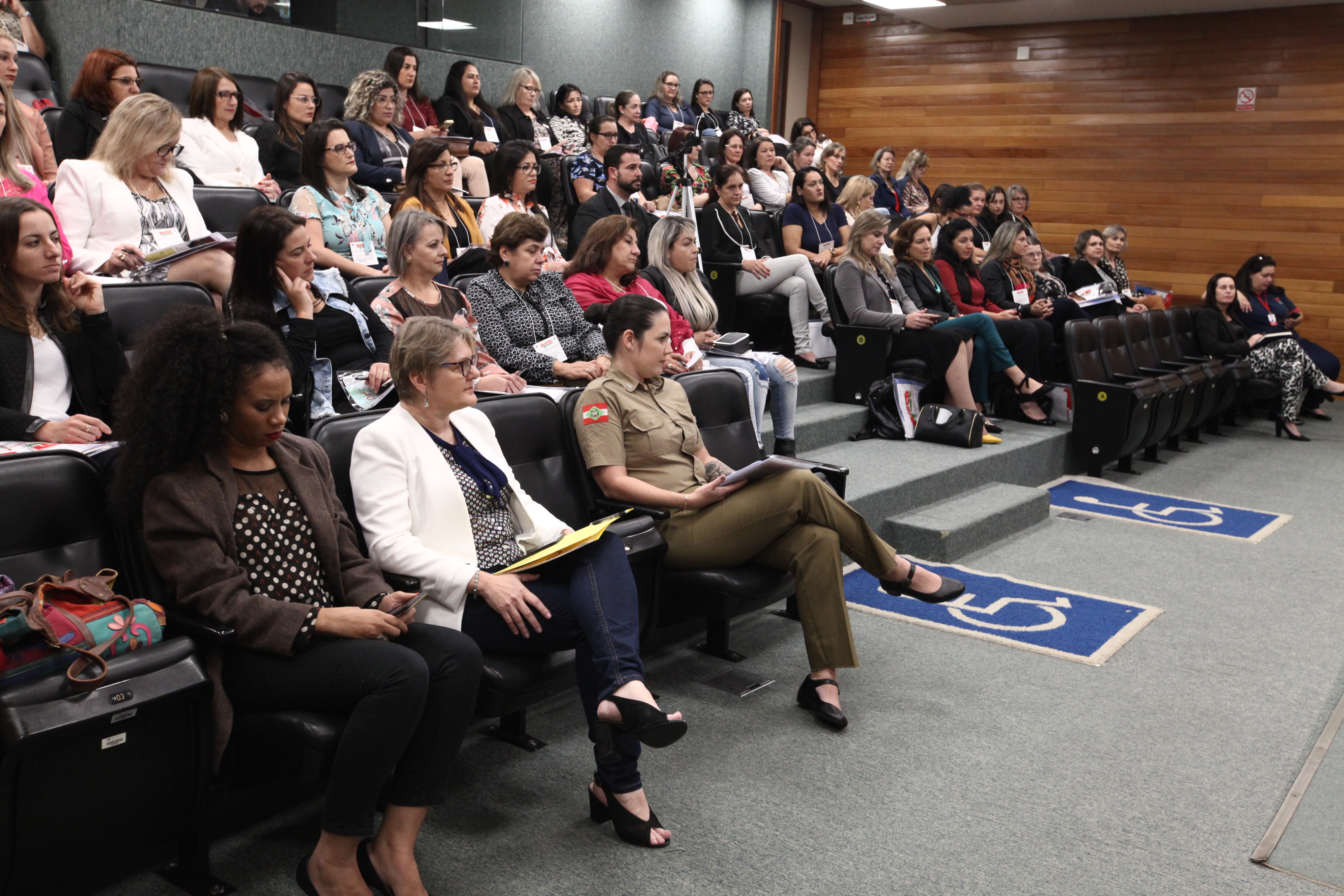 Encontro Estadual das Mulheres Parlamentares de Santa Catarina com ( UVESC )