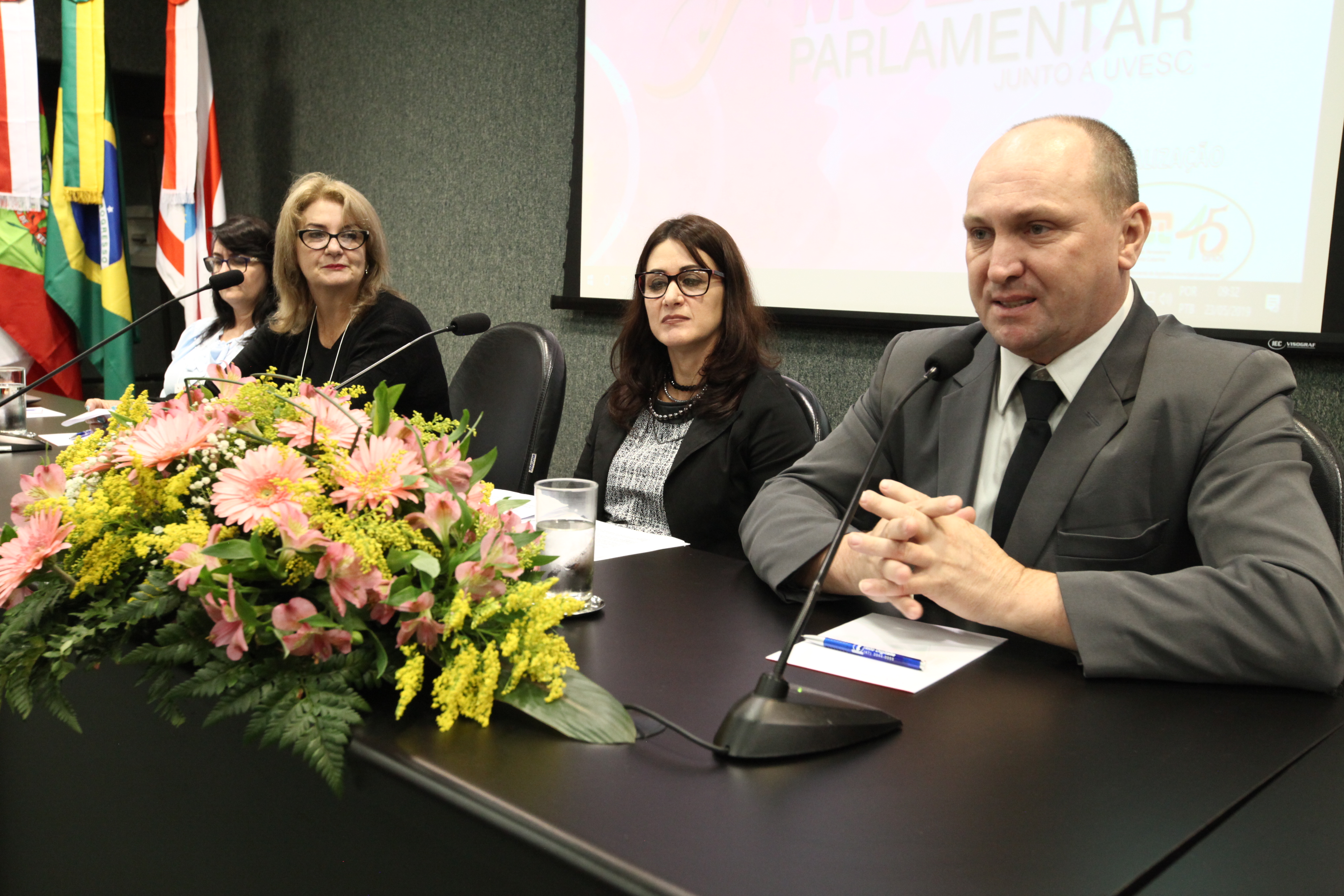 Encontro Estadual das Mulheres Parlamentares de Santa Catarina com ( UVESC )