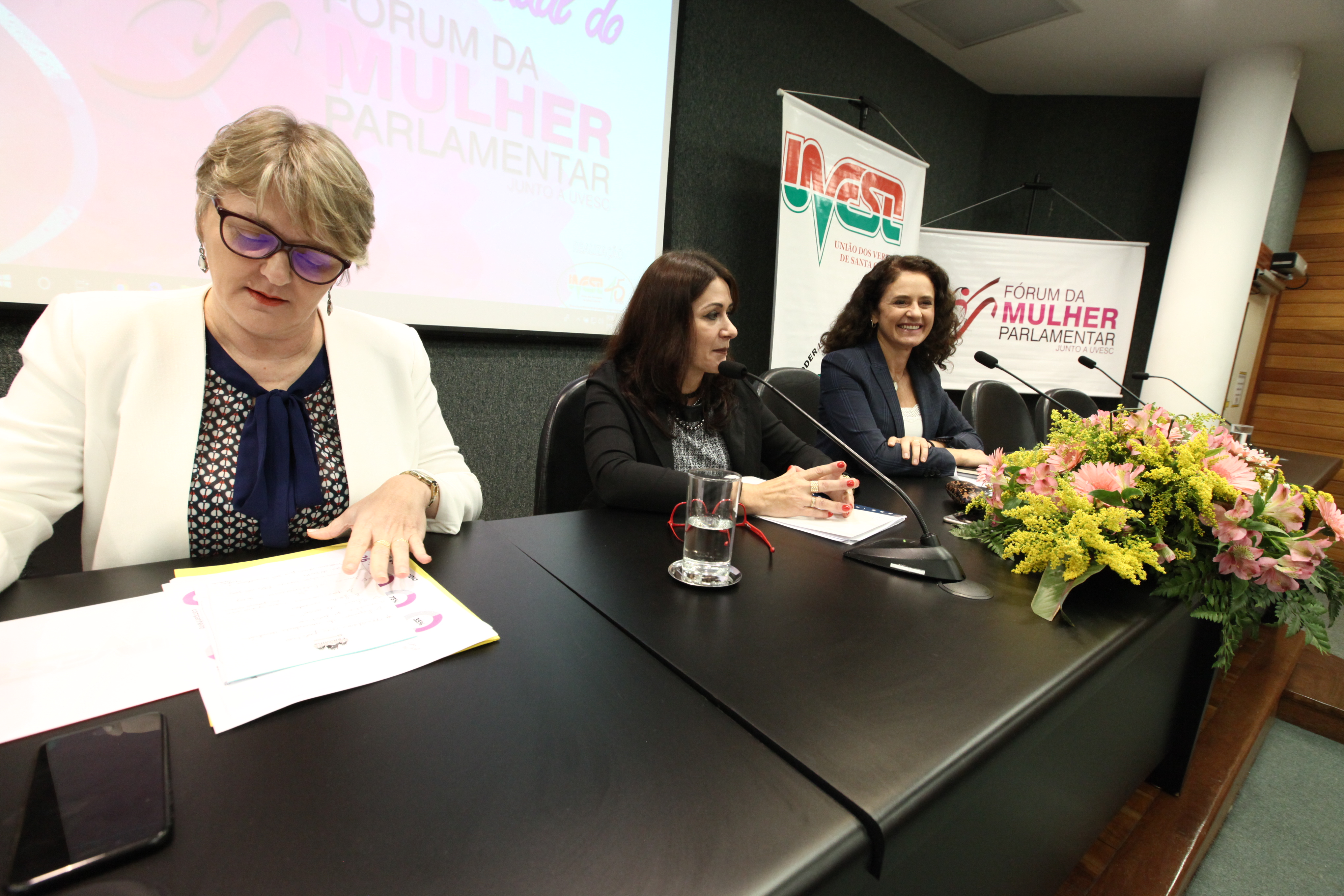 Encontro Estadual das Mulheres Parlamentares de Santa Catarina com ( UVESC )