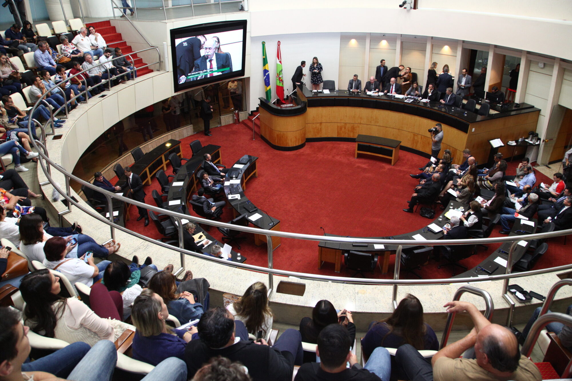 Relatório final da reforma administrativa será apresentado na quarta (15)