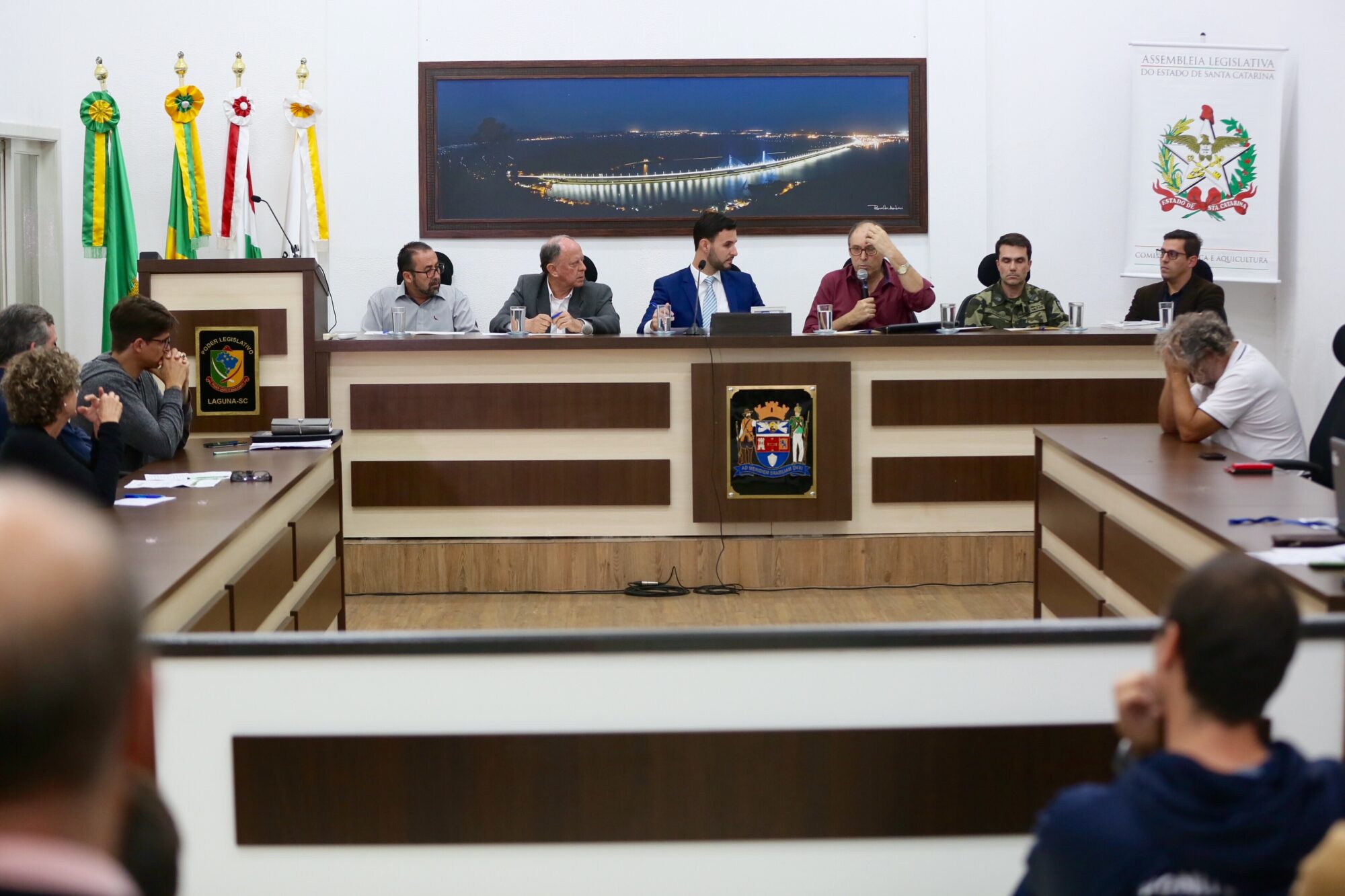 Comissão de Pesca define ações para a preservação do boto pescador de Laguna