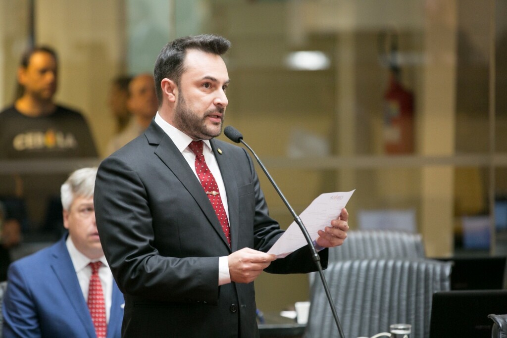 Deputado Marcius Machado