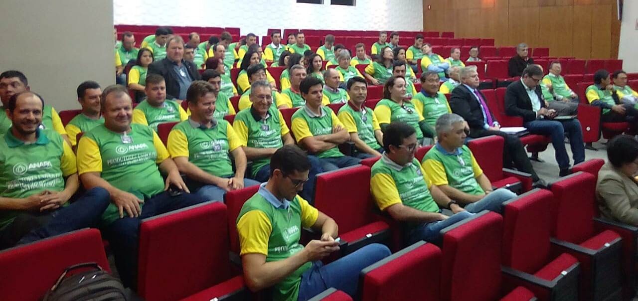 Deputado Berlanda e produtores de alho de Frei Rogério