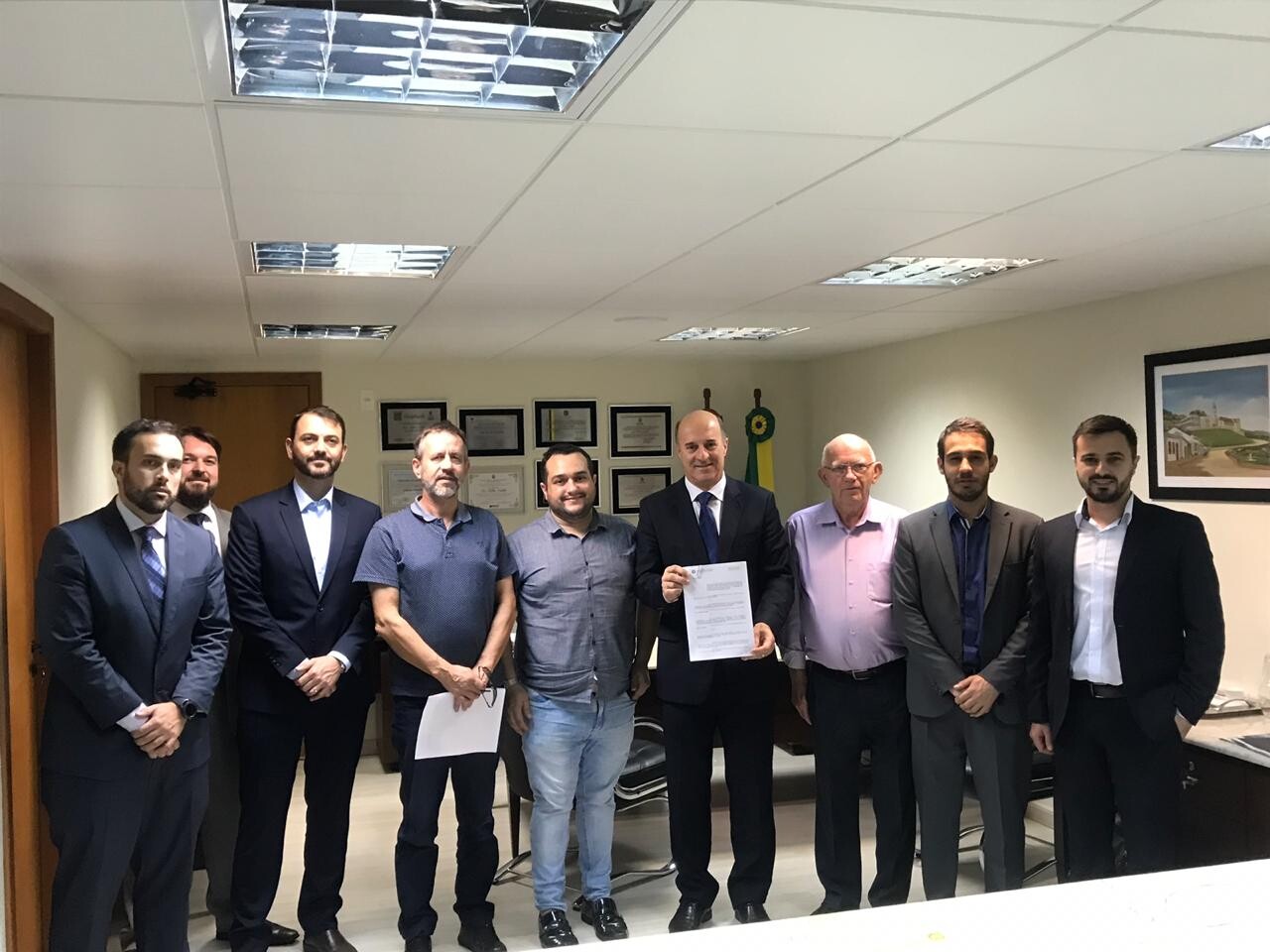 Deputado José Milton Scheffer e integrantes do setor farmacêutico