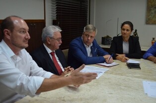 Deputado Mauro de Nadal na reunião da Bancada do Oeste