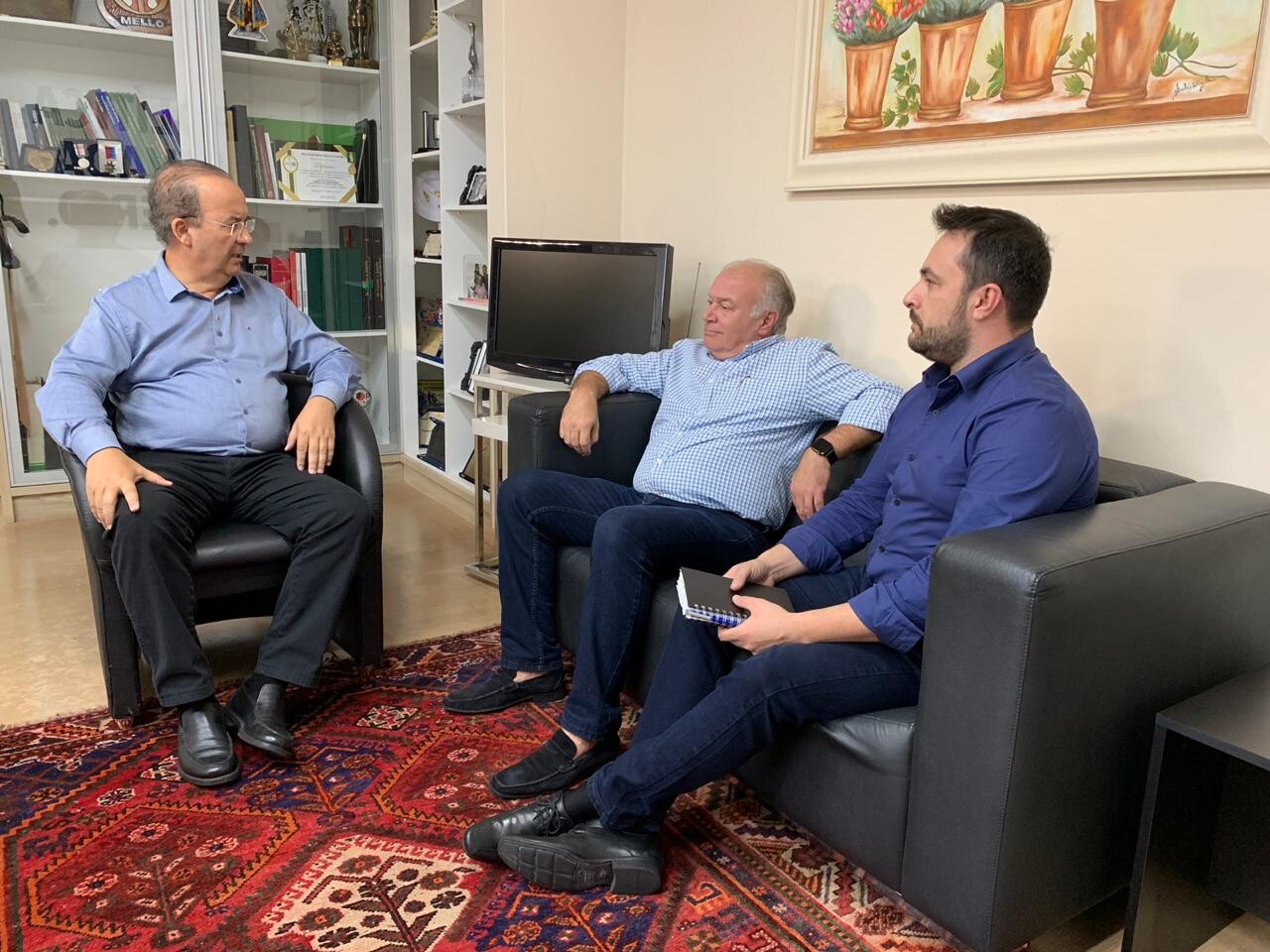 Deputado Marcius Machado, senador Jorginho Mello e Ricardo de Gouvêa, secretário de Estado da Agricultura e da Pesca FOTO: Maurício Locks
