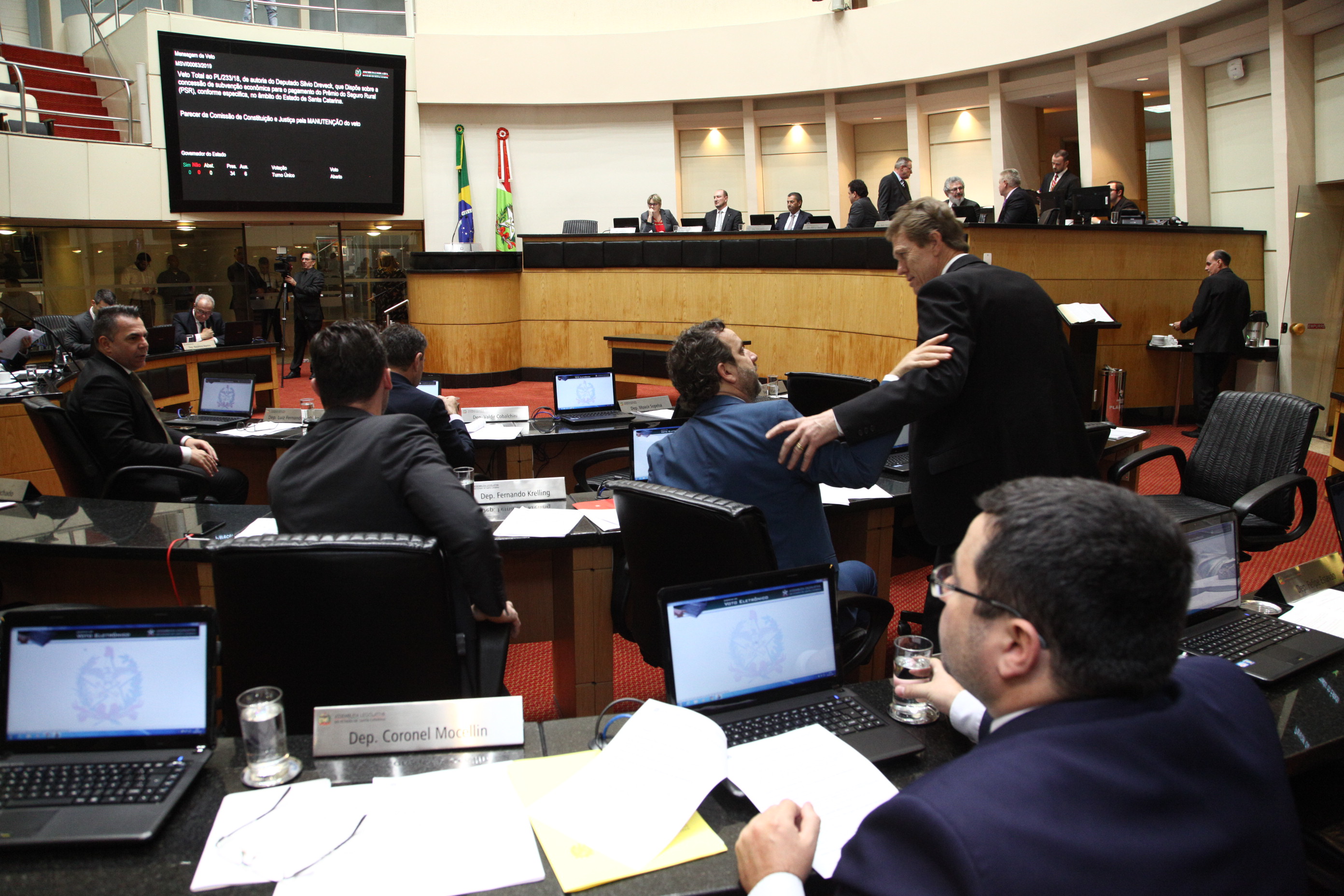 Sessão Plenária em 05/06/2019