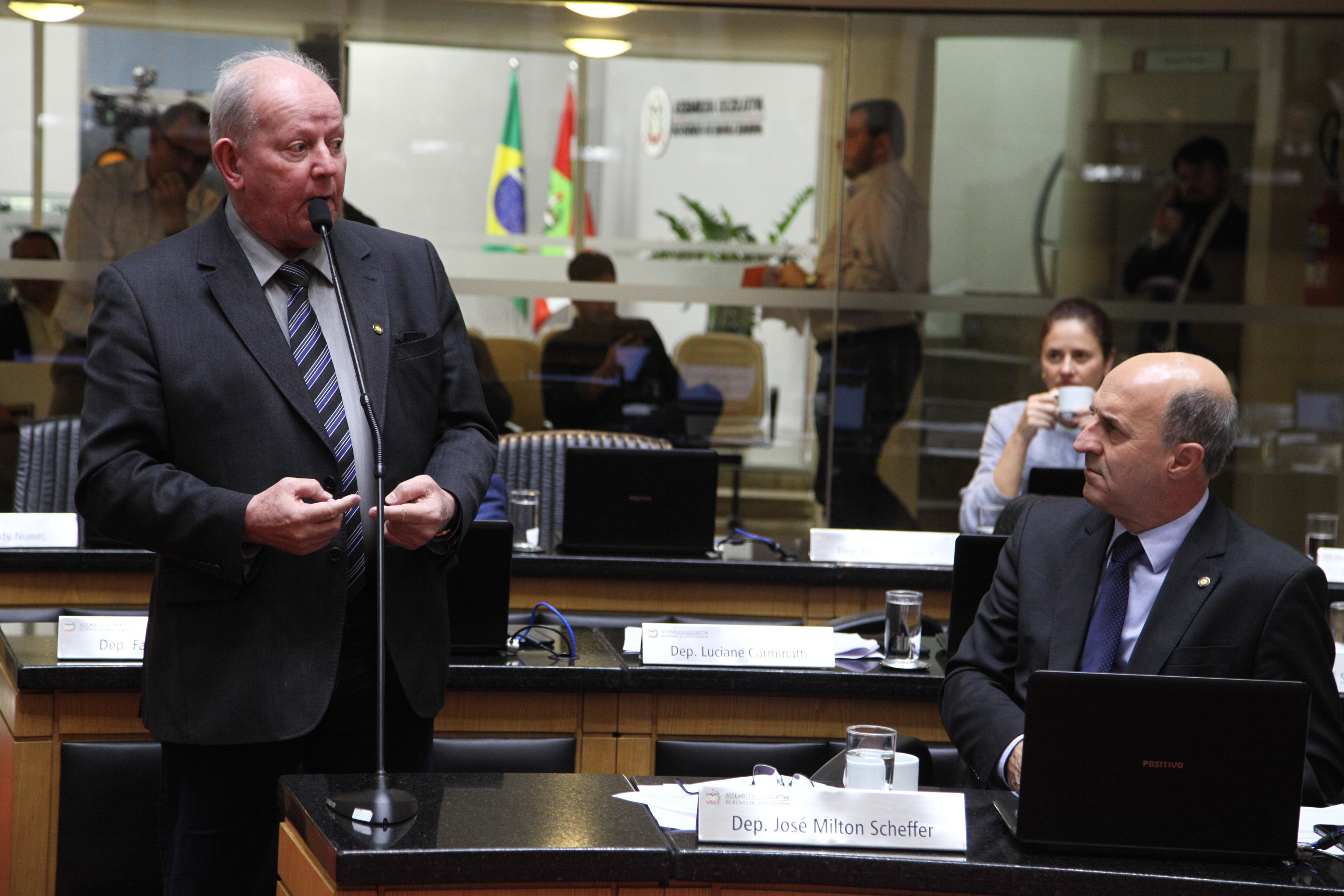 Sessão Plenária em 05/06/2019