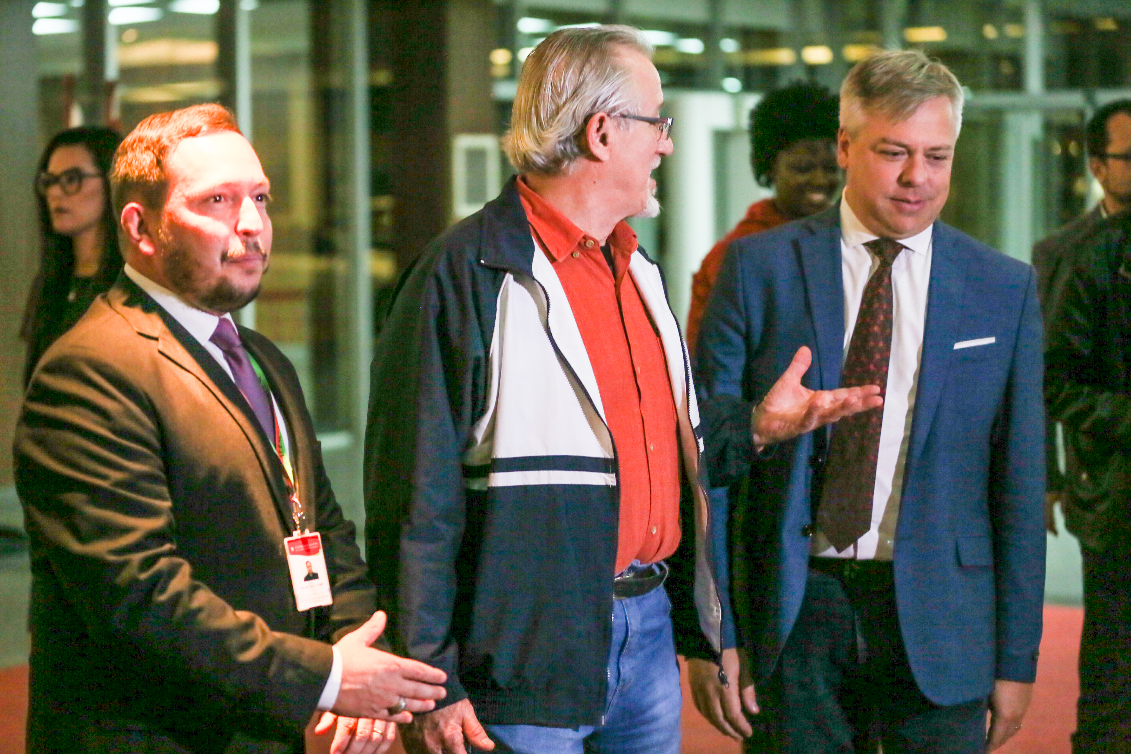 Cônsul-geral de Cuba no Brasil, Pedro Monzón Barata, é recebido na Alesc pelo Deputado Fabiano da Luz (PT).