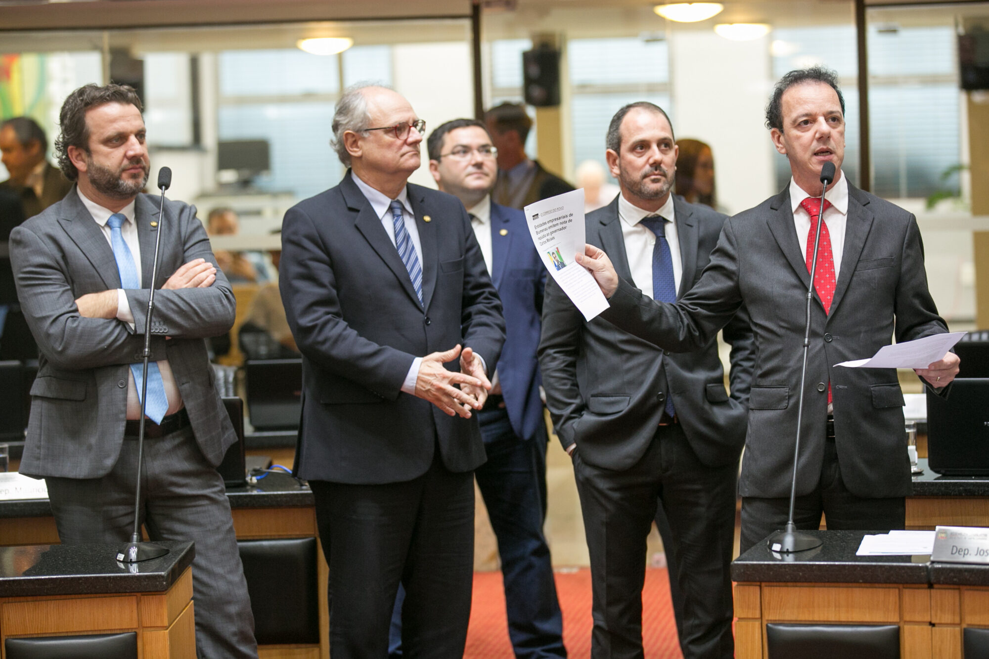 Ministro promete BR-470 até 2021, mas não garante contorno de Fpolis em 2022