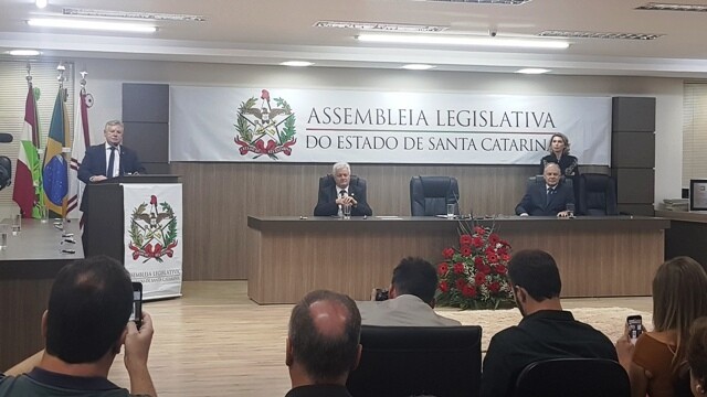 Proponente da Sessão Solene, o deputado Nilso Berlanda, destacou sua alegria pessoal em ser o representante da cidade no Parlamento estadual.