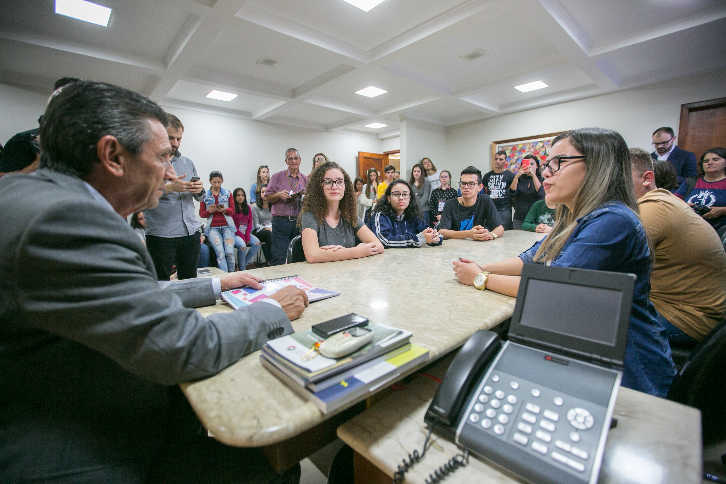 PARLAMENTO JOVEM – Estudantes participam de audiência com presidente da Alesc