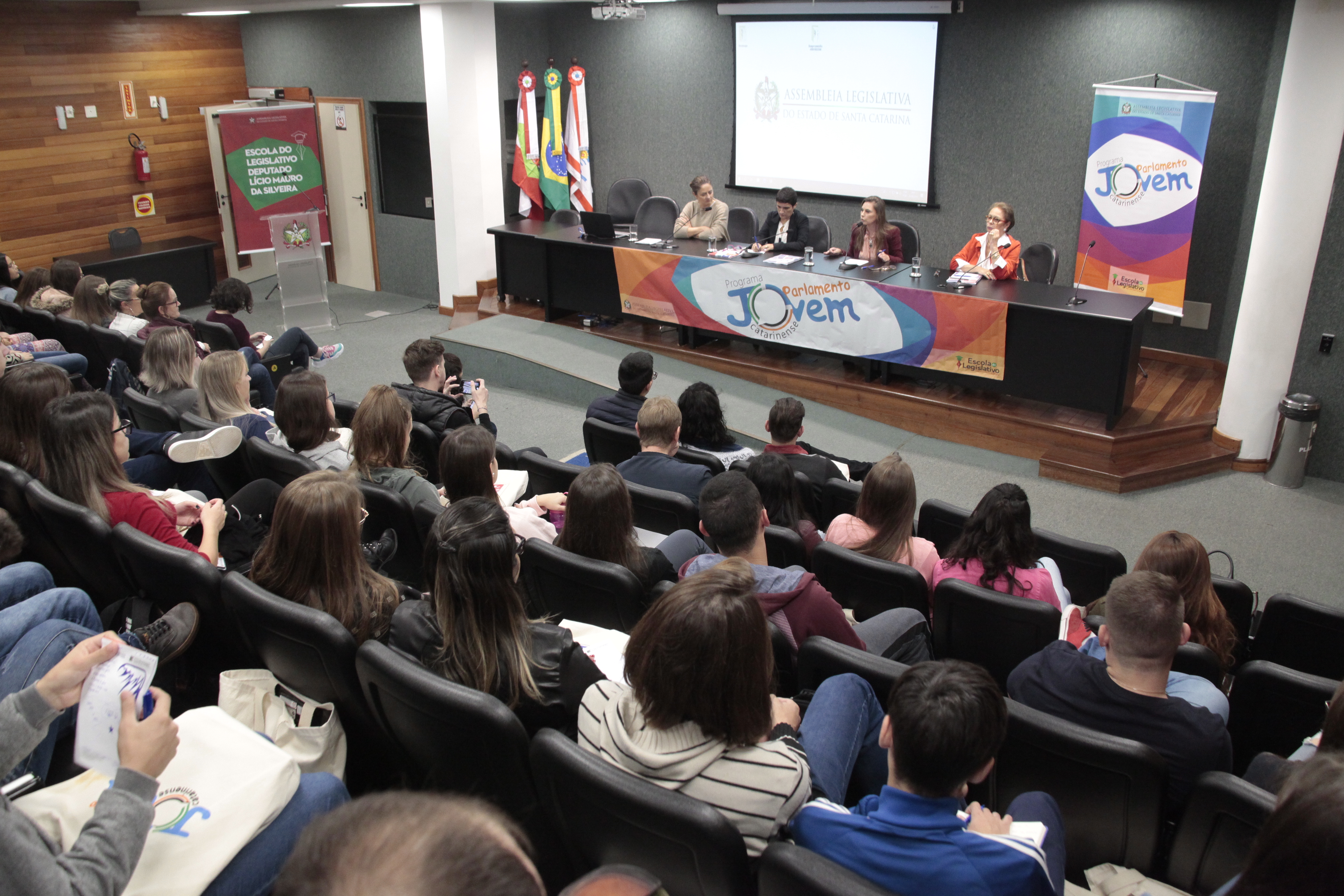 Parlamento Jovem Mesa Redonda Mulher na Política